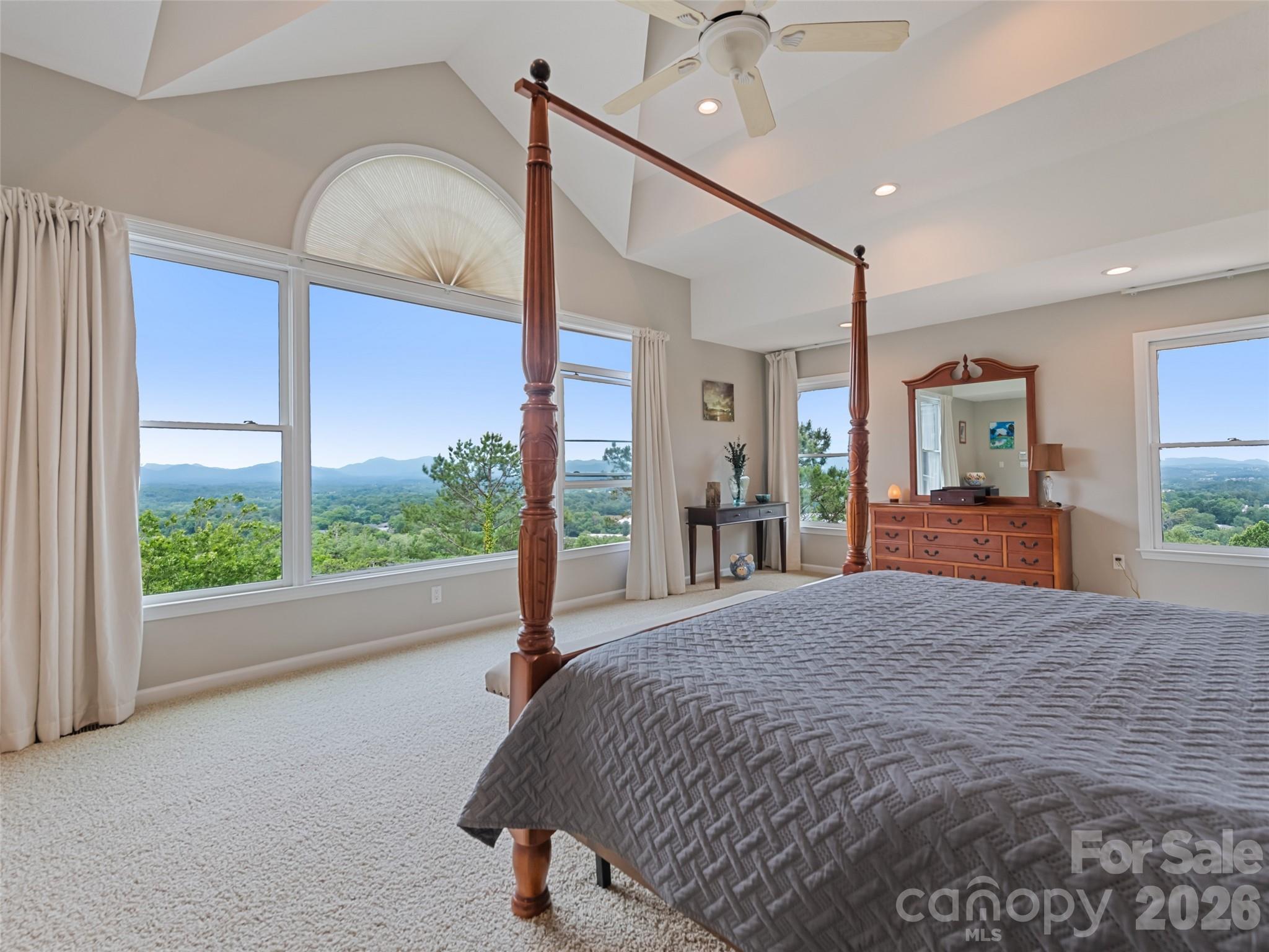 9 Perrion Avenue — Weaverville