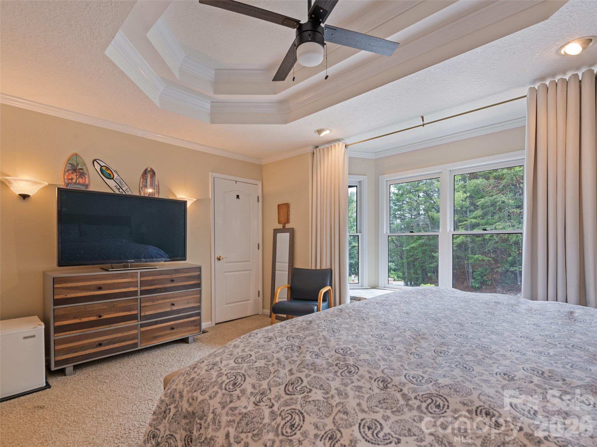9 Perrion Avenue — Weaverville