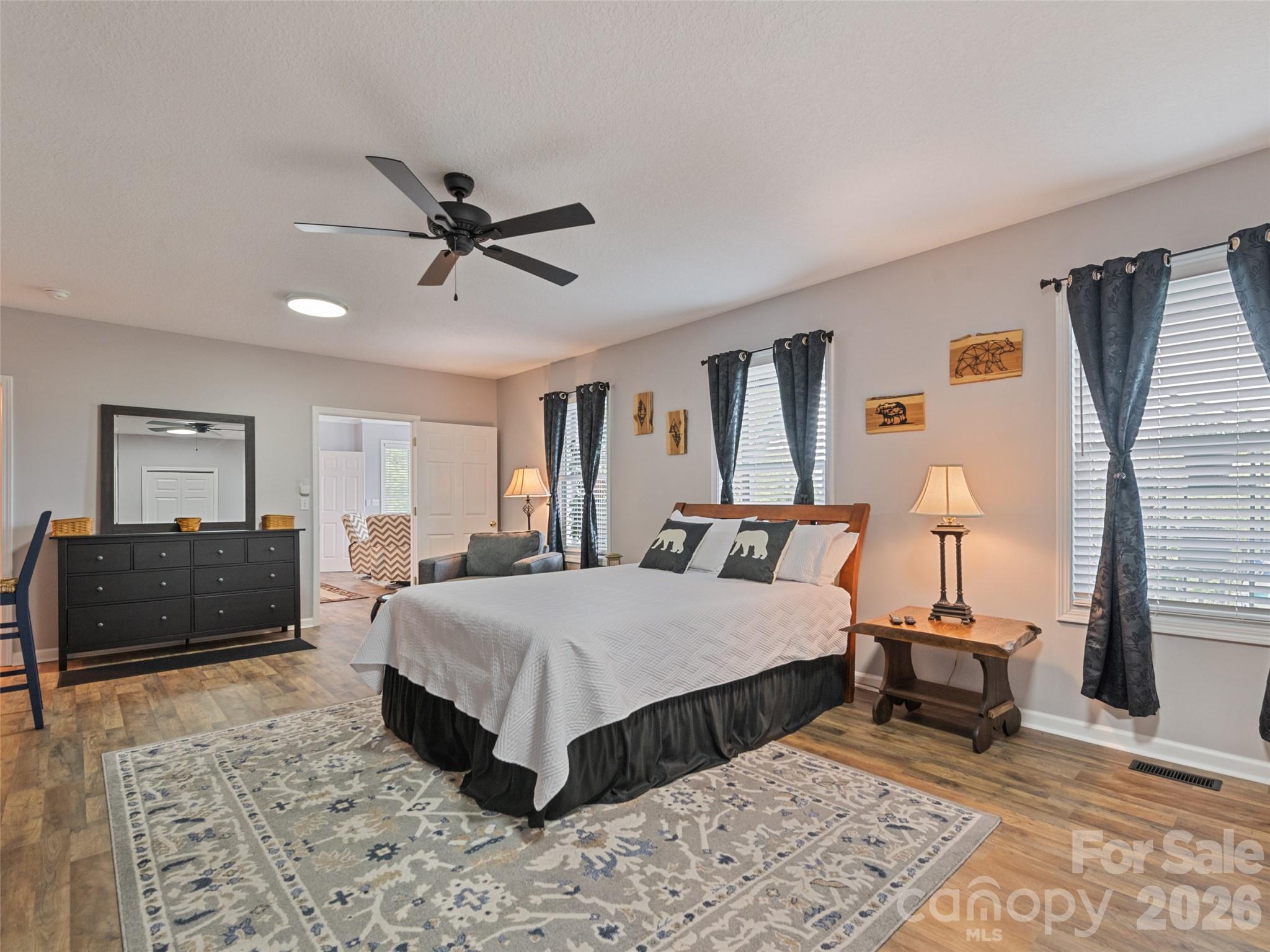 9 Perrion Avenue — Weaverville