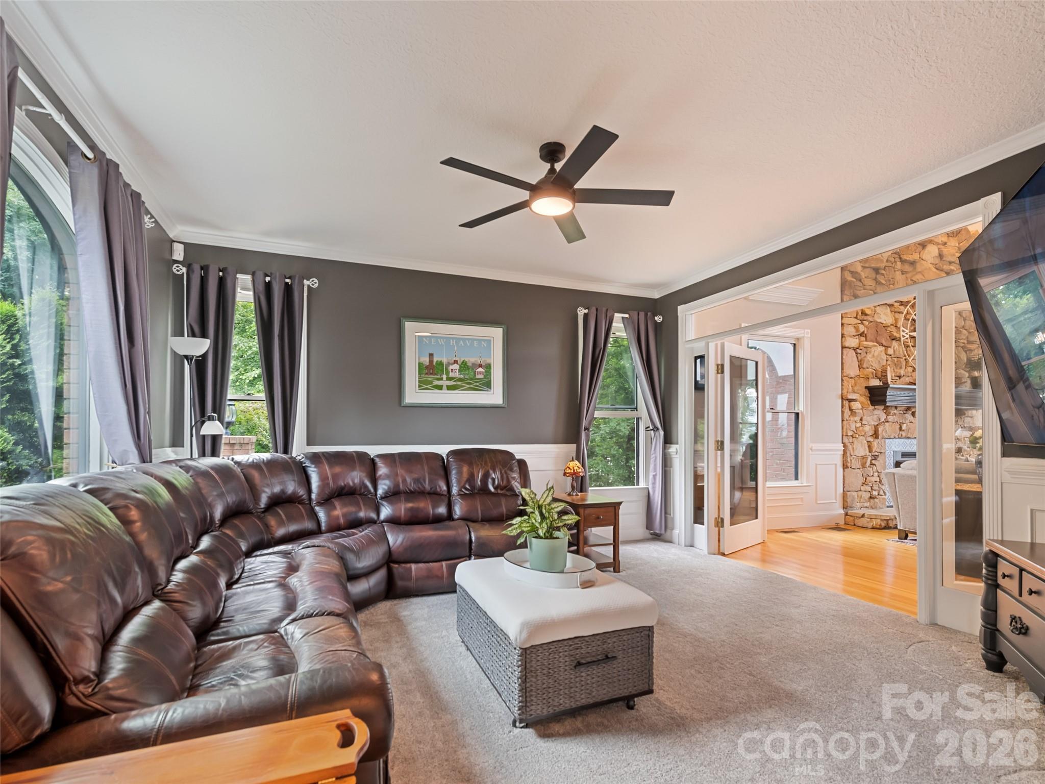 9 Perrion Avenue — Weaverville