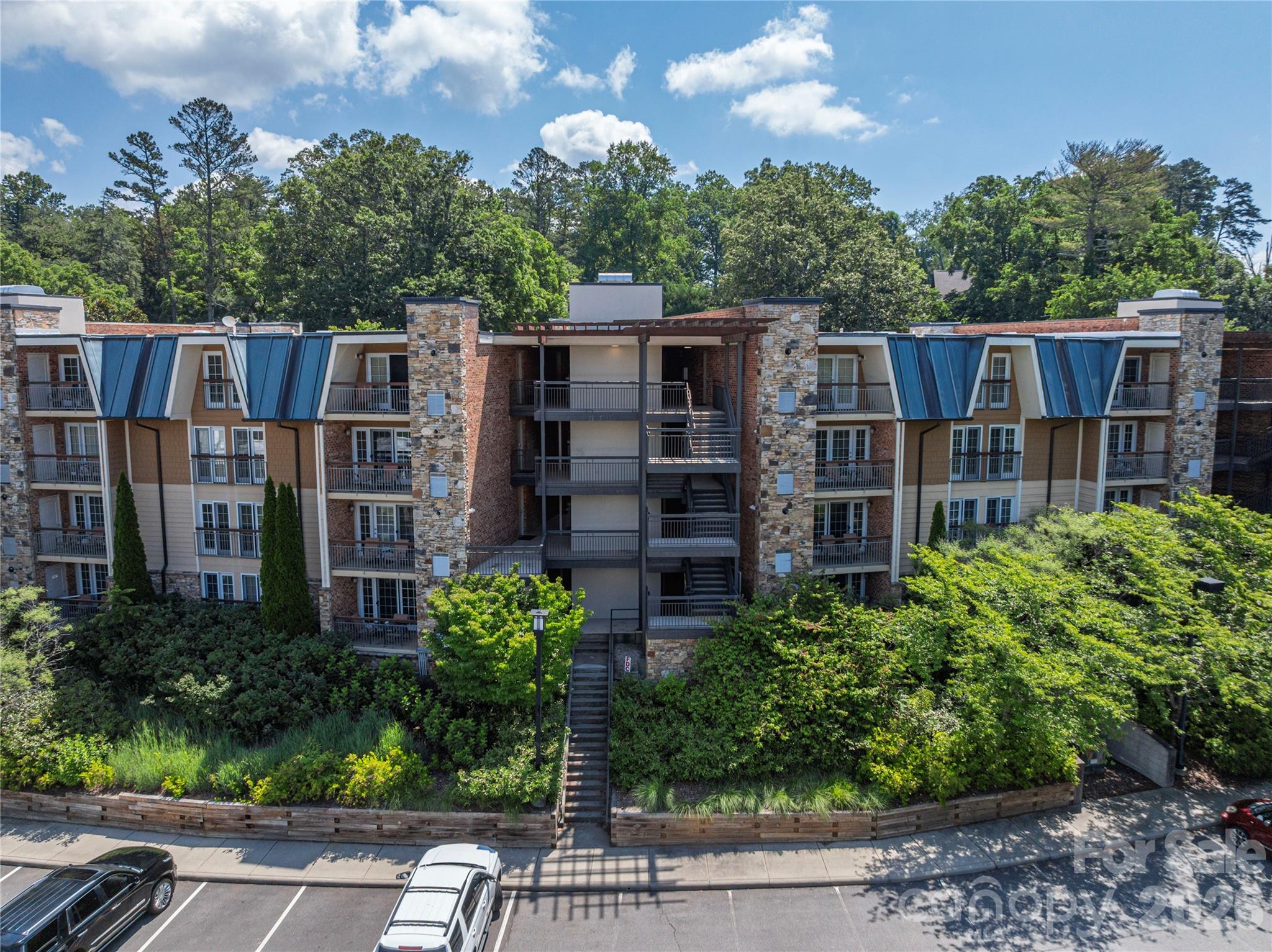 222 Bowling Park Road — Asheville