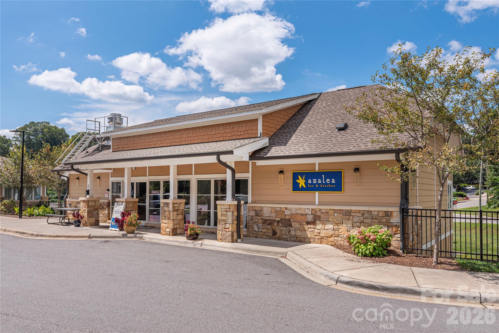 222 Bowling Park Road — Asheville