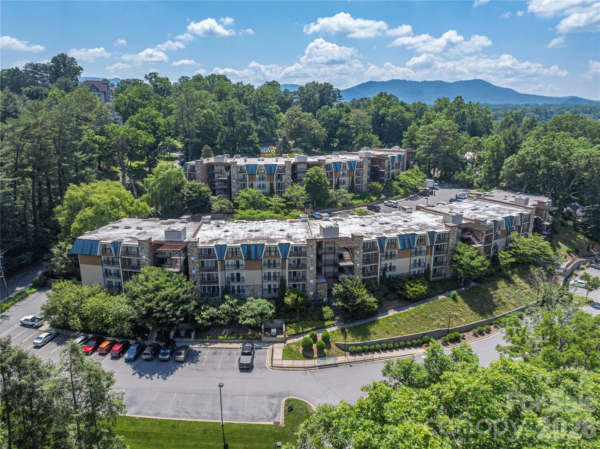 222 Bowling Park Road — Asheville