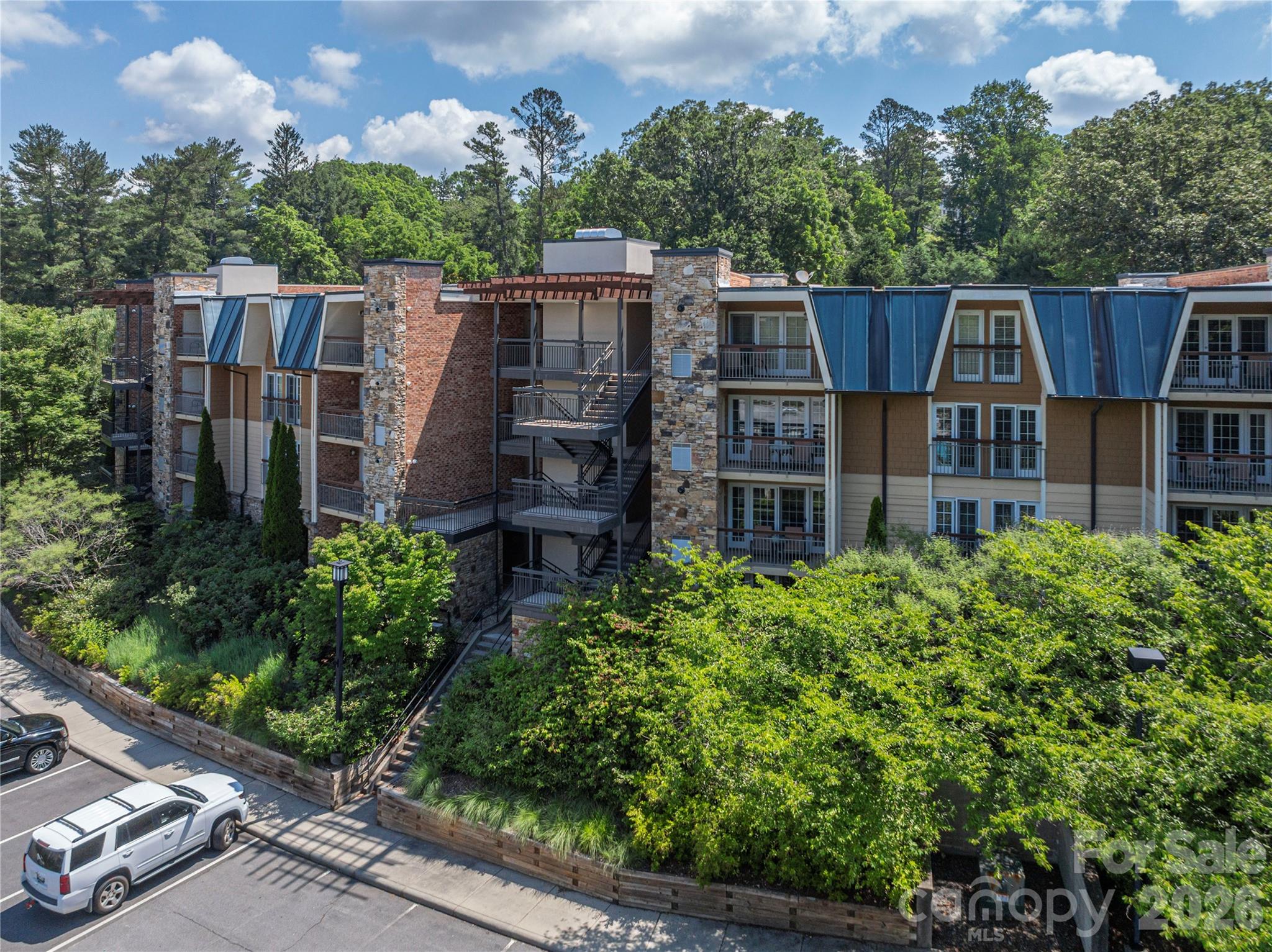 222 Bowling Park Road — Asheville