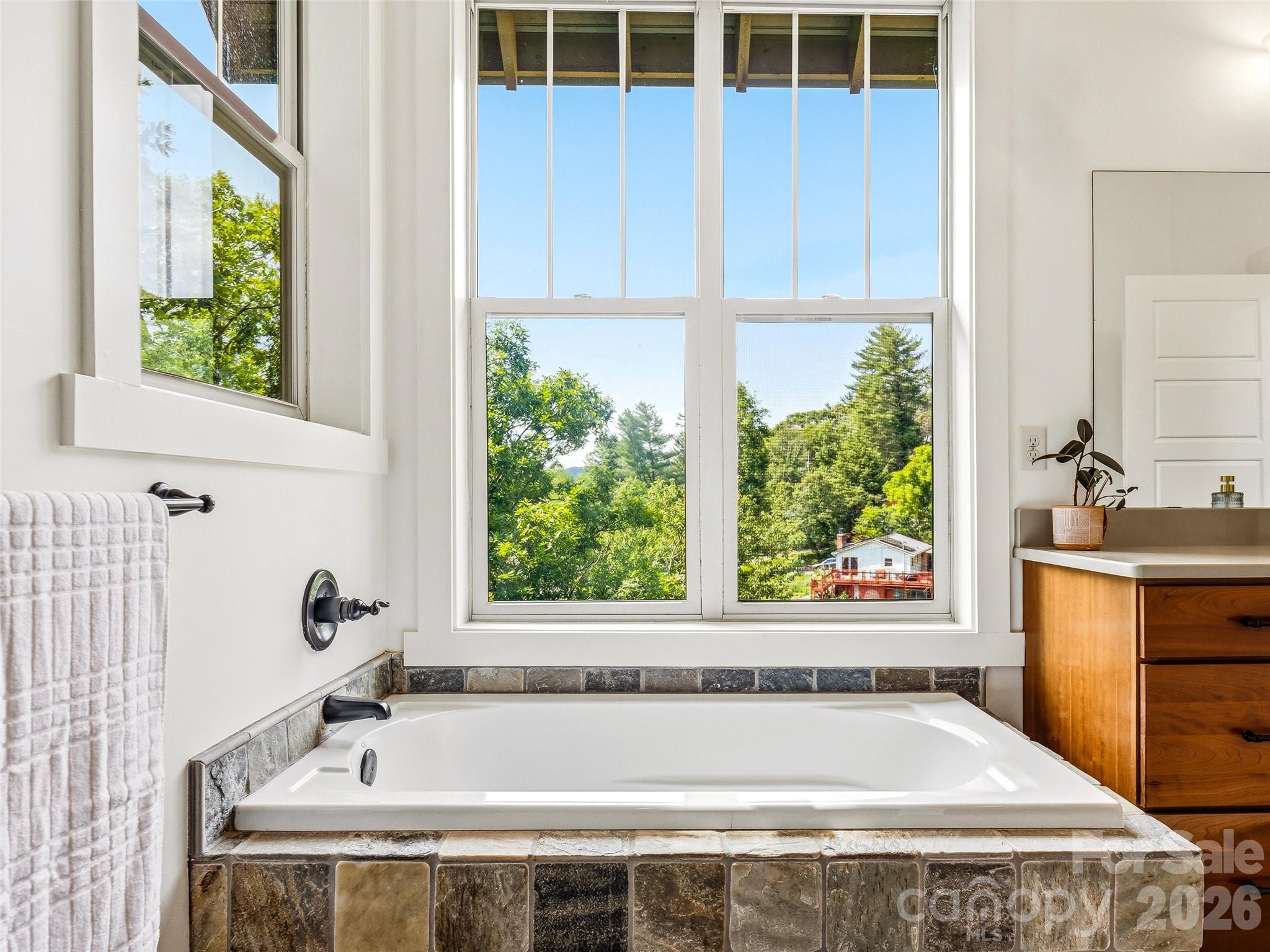 14 Sunset Drive — Asheville