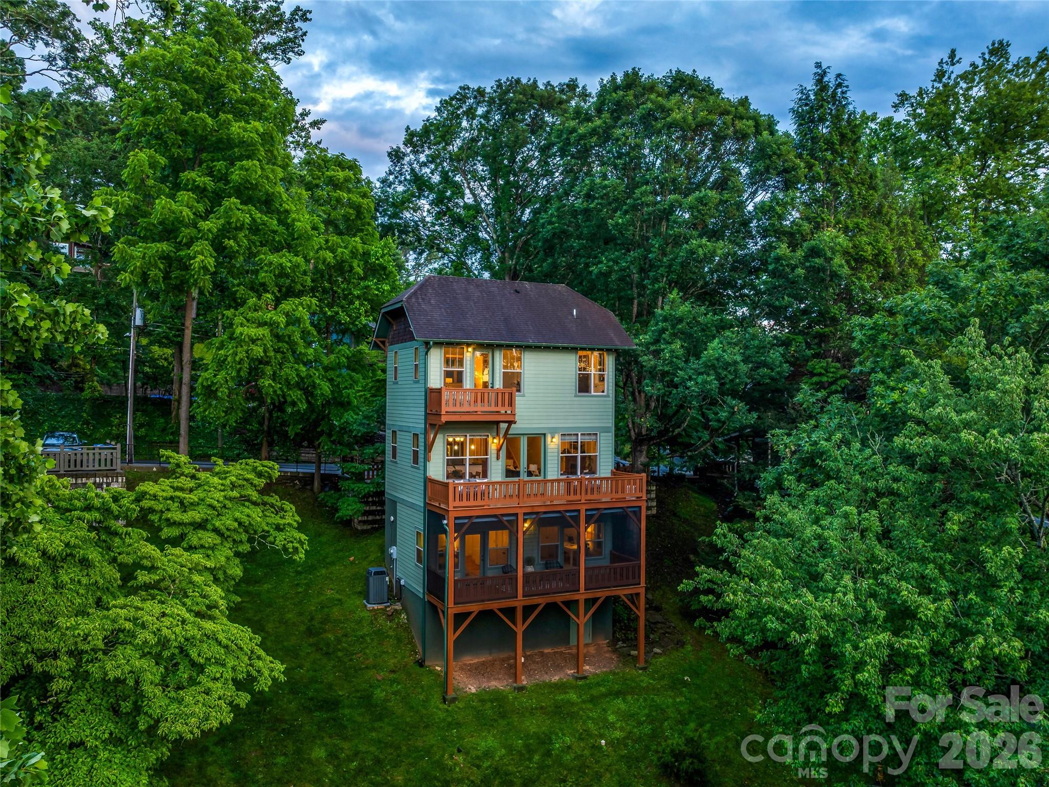 14 Sunset Drive — Asheville