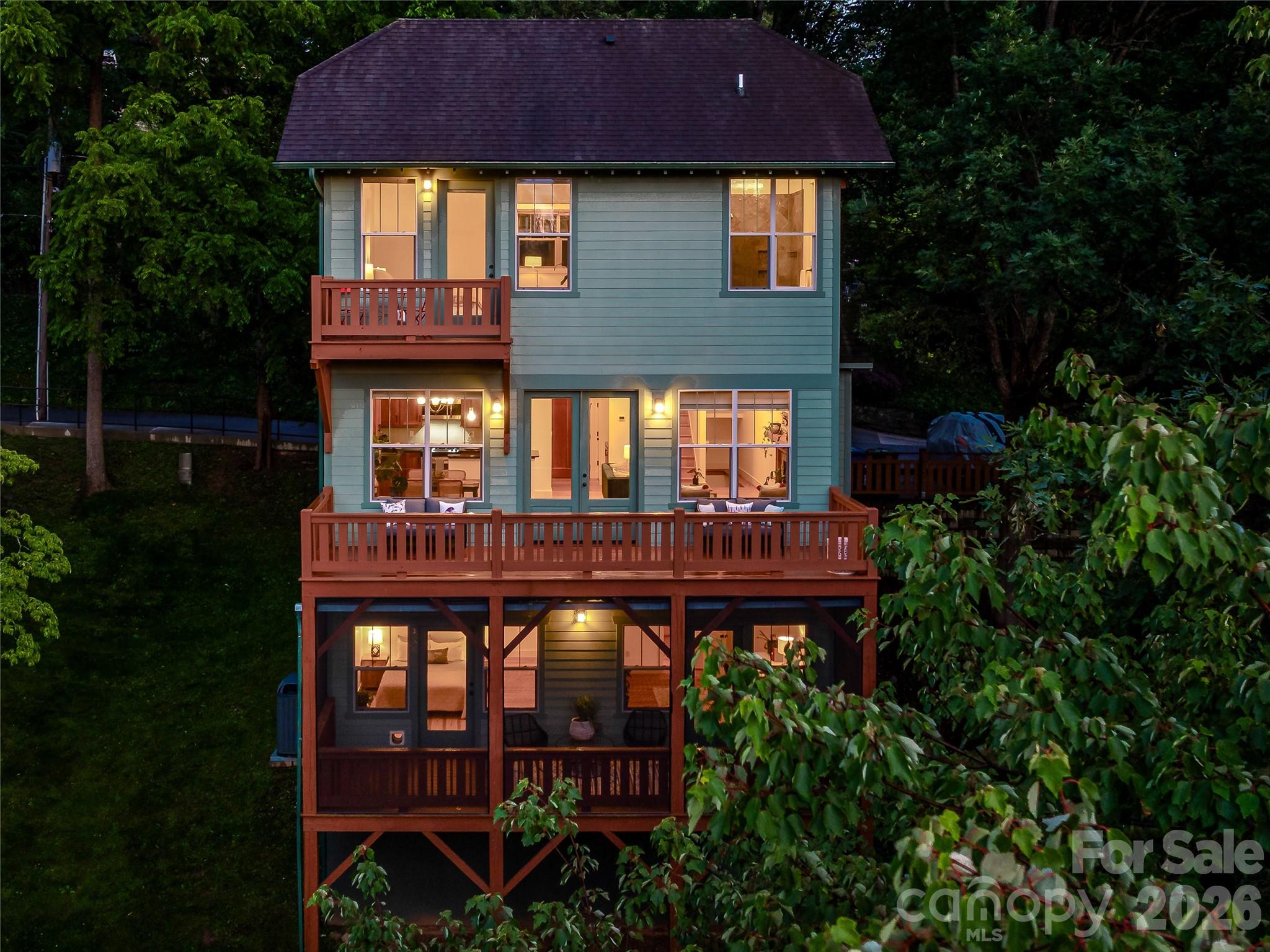 14 Sunset Drive — Asheville