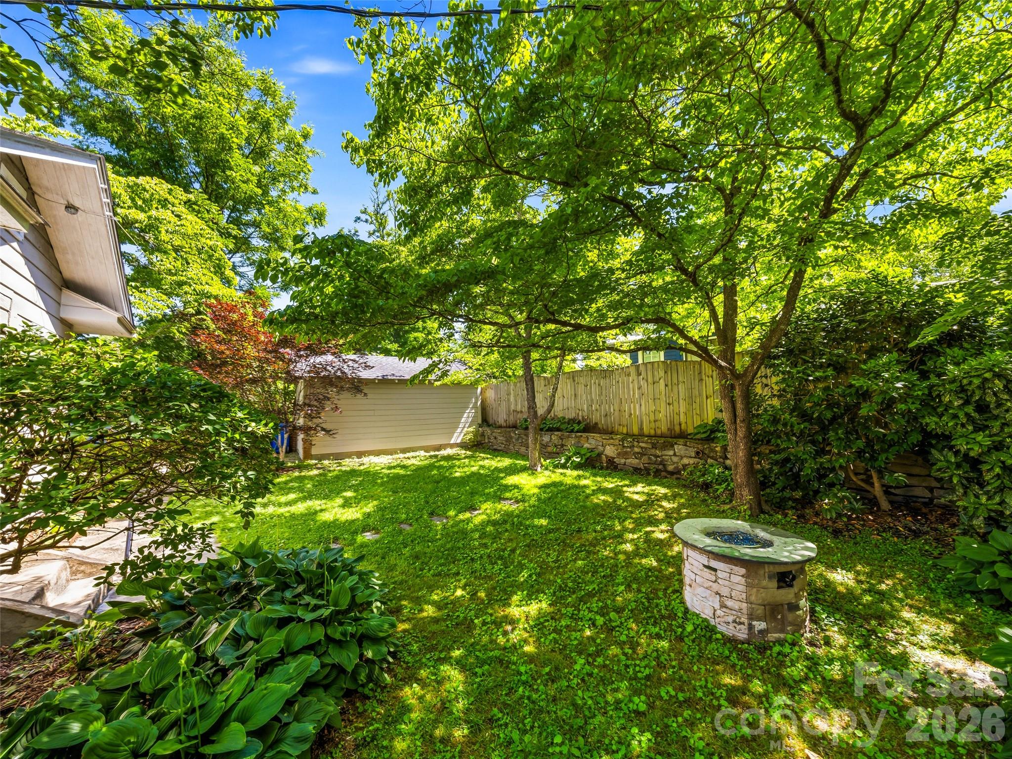 1214 Oakland Street — Hendersonville