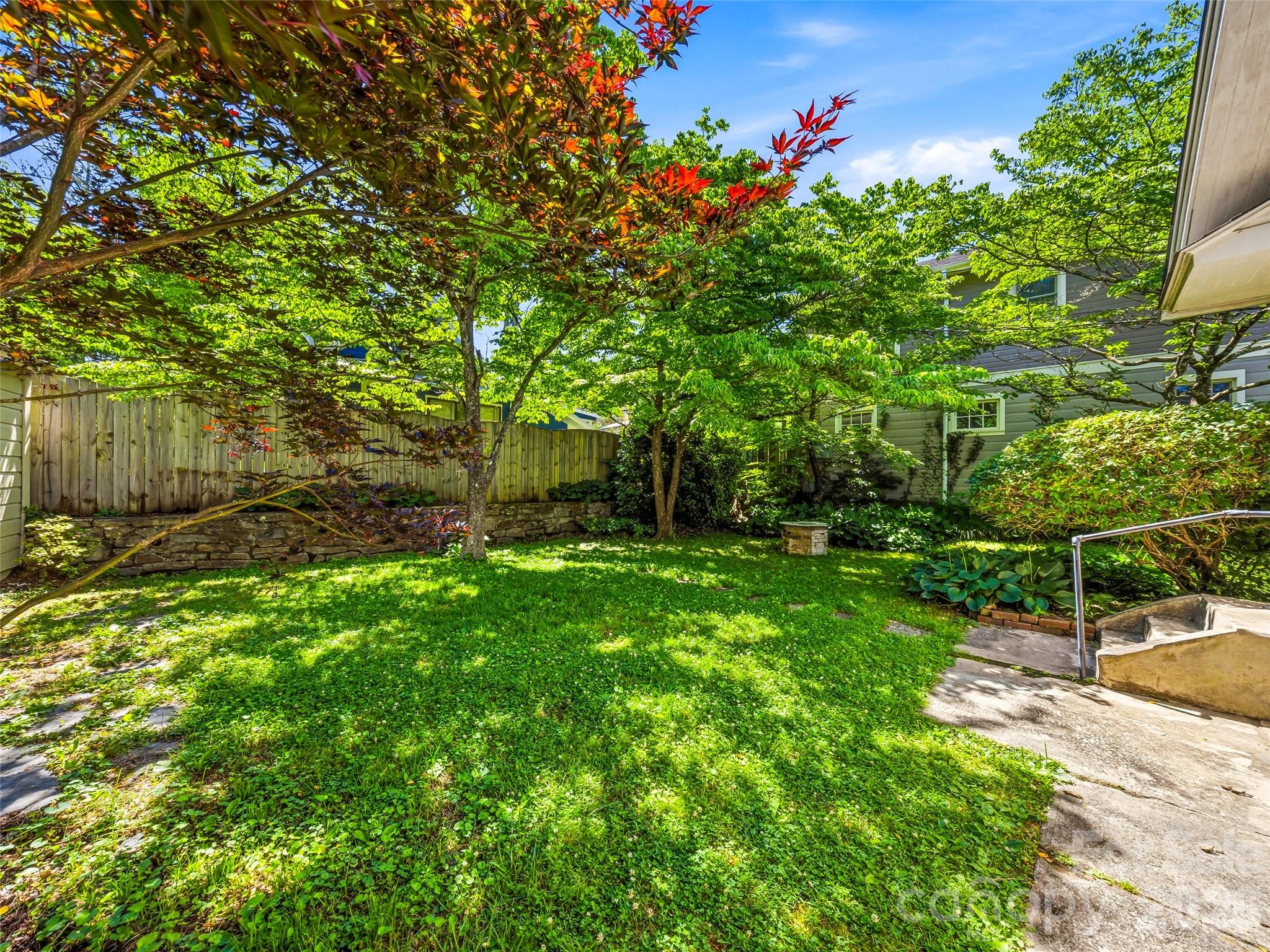 1214 Oakland Street — Hendersonville