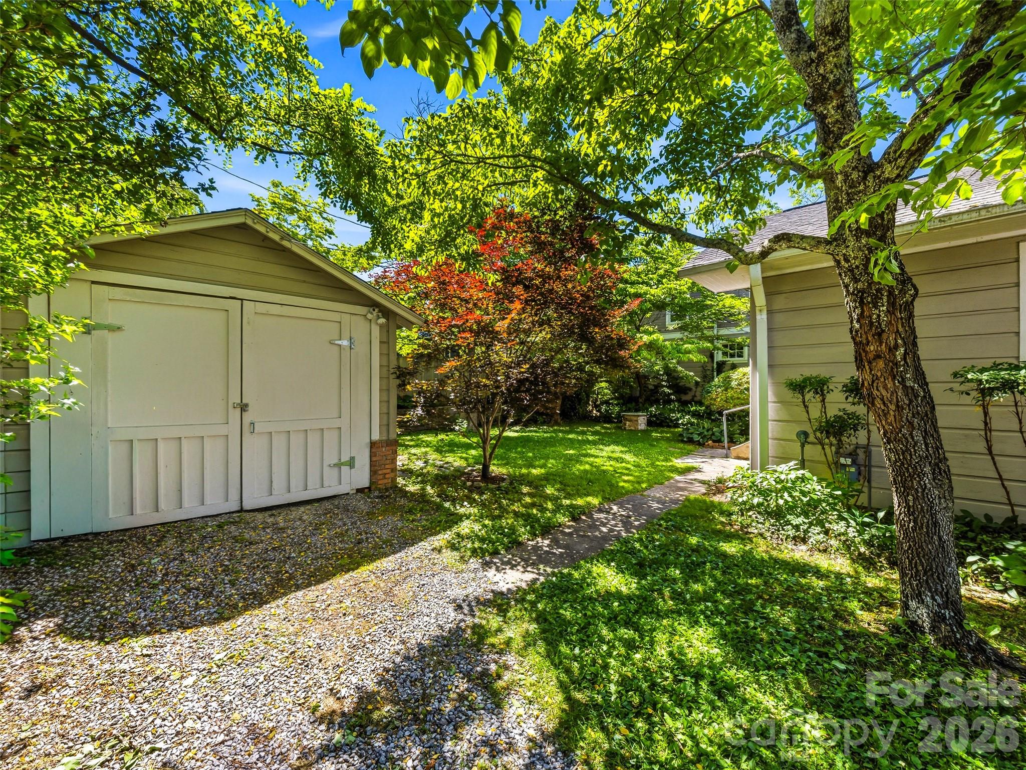 1214 Oakland Street — Hendersonville