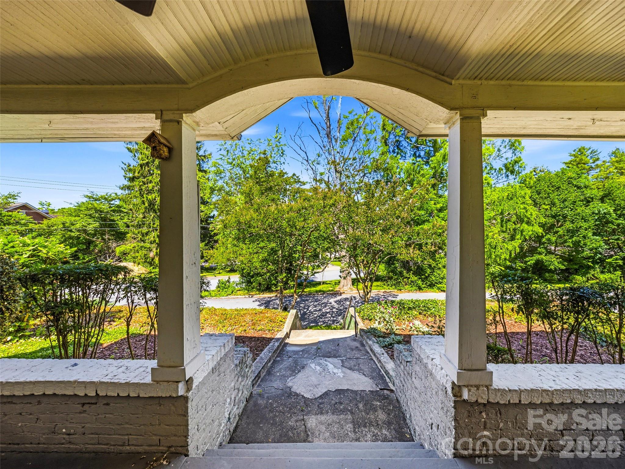 1214 Oakland Street — Hendersonville