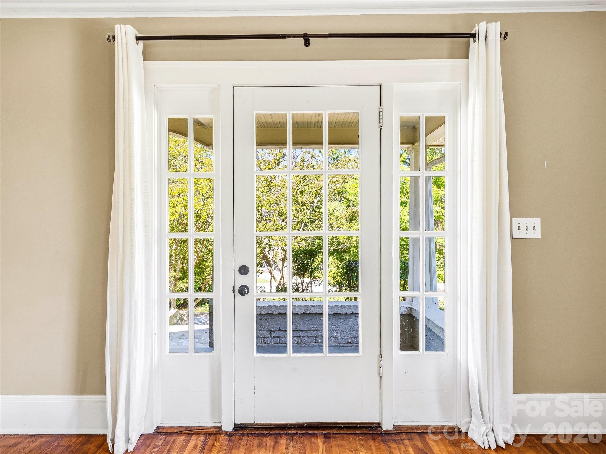 1214 Oakland Street — Hendersonville