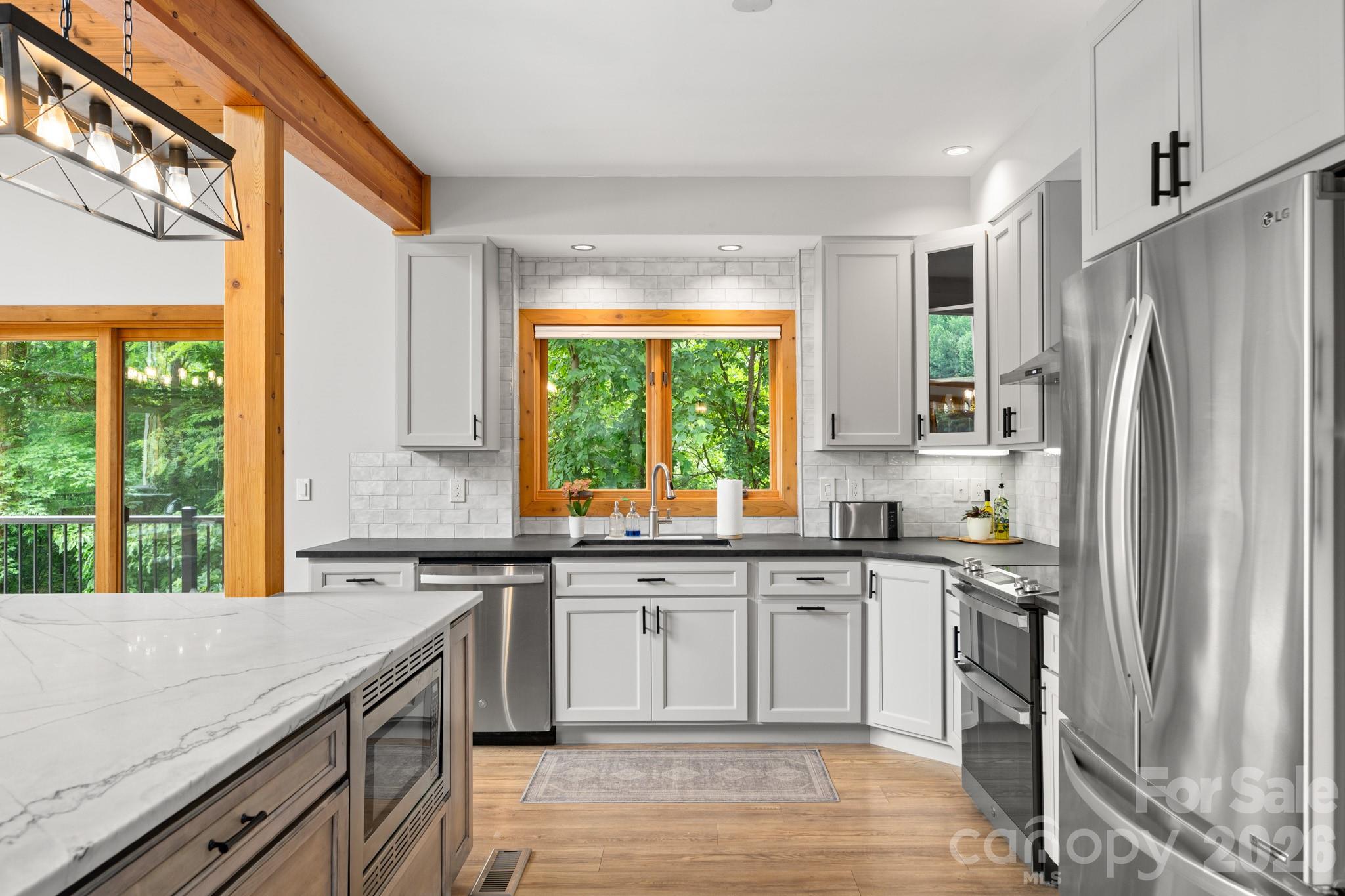49 Western Eagle Drive — Hendersonville