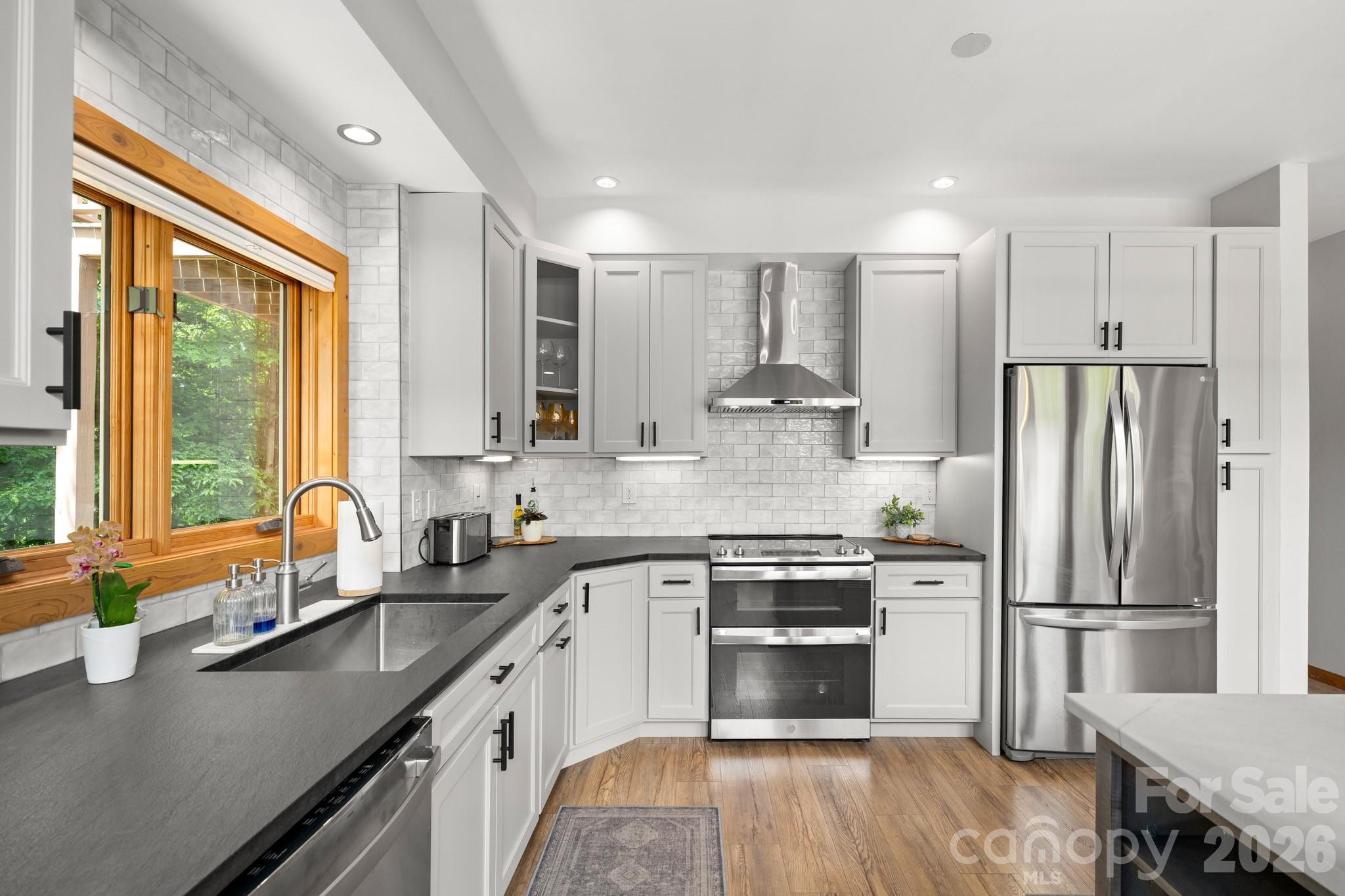 49 Western Eagle Drive — Hendersonville