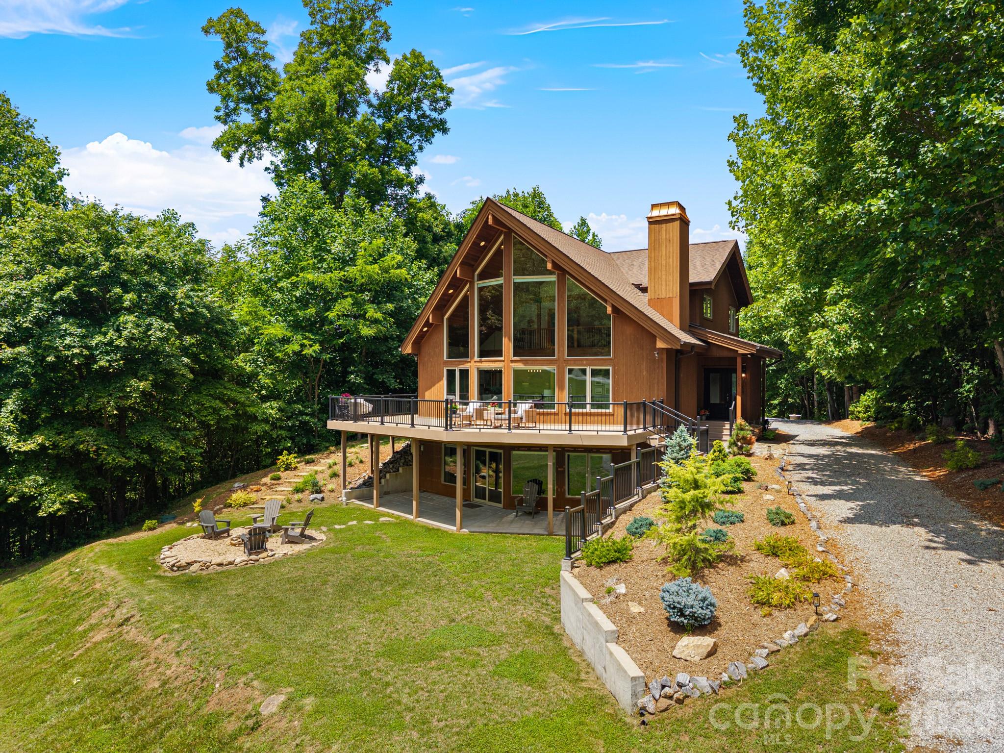 49 Western Eagle Drive — Hendersonville
