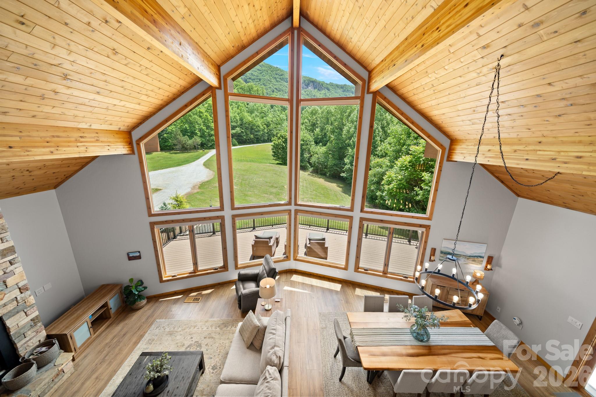 49 Western Eagle Drive — Hendersonville