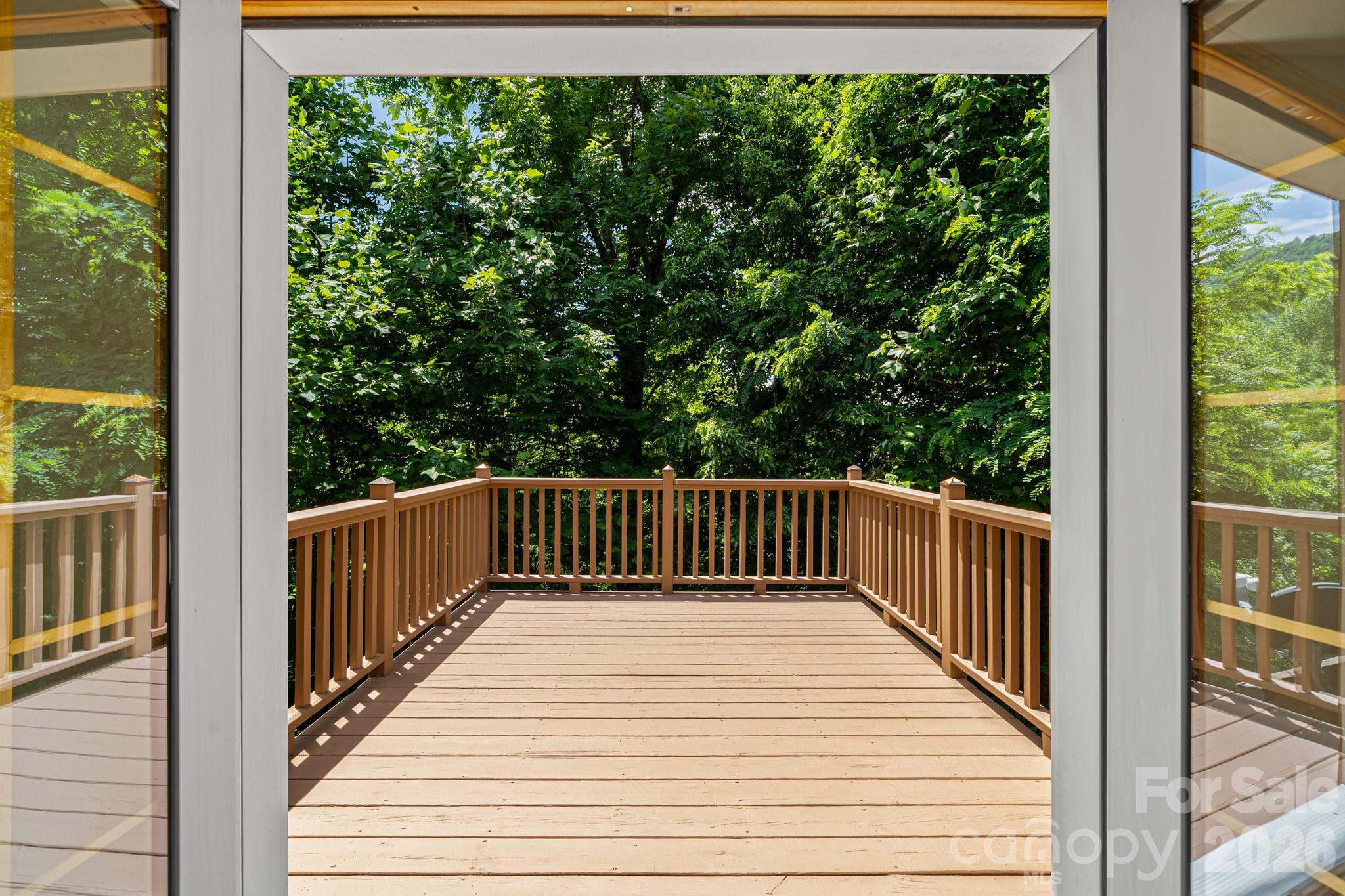 49 Western Eagle Drive — Hendersonville