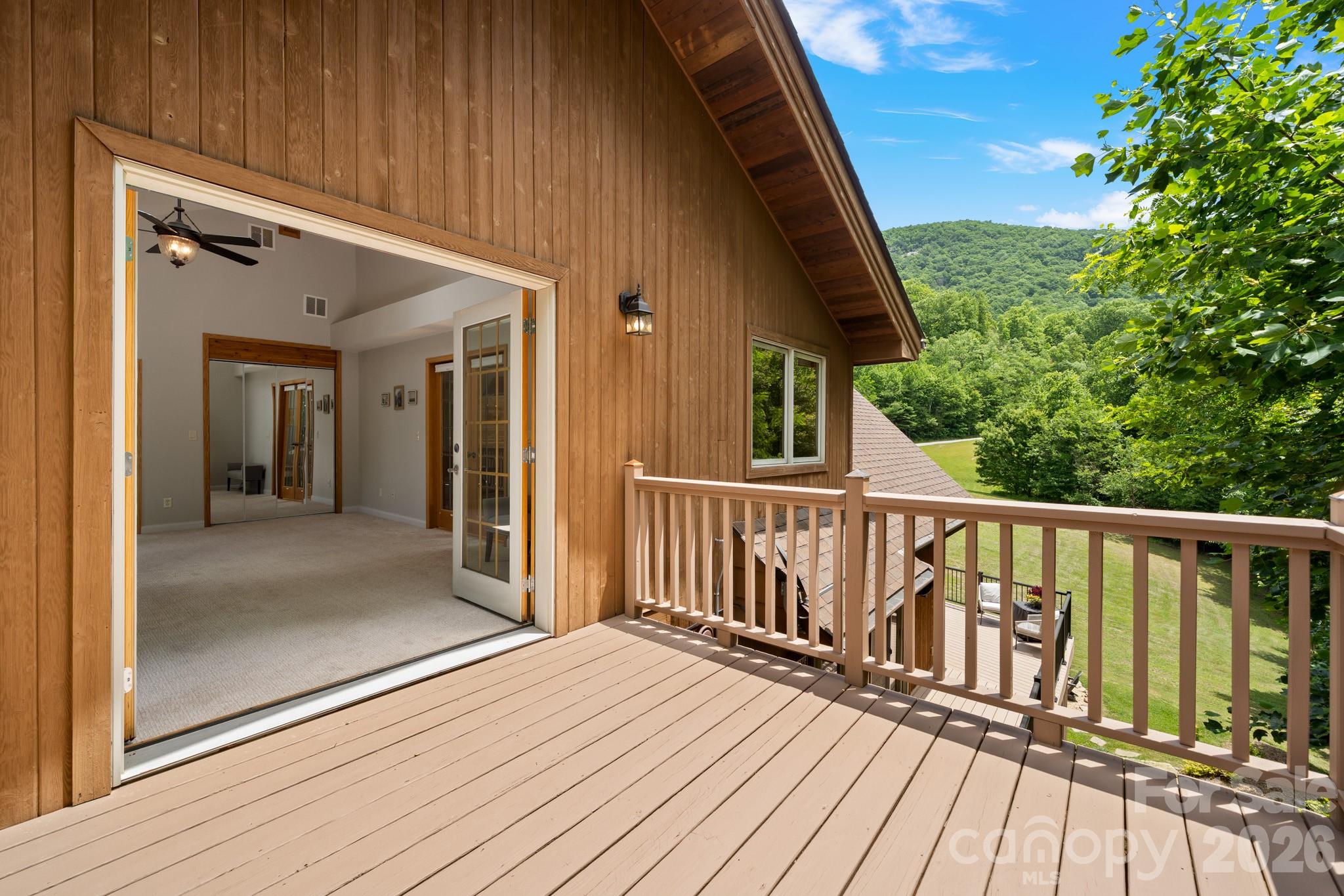 49 Western Eagle Drive — Hendersonville