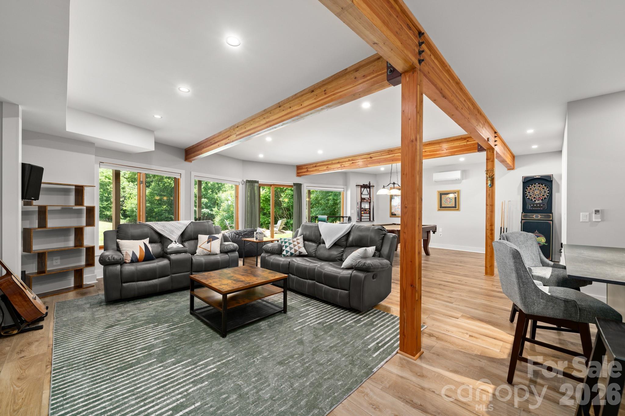 49 Western Eagle Drive — Hendersonville