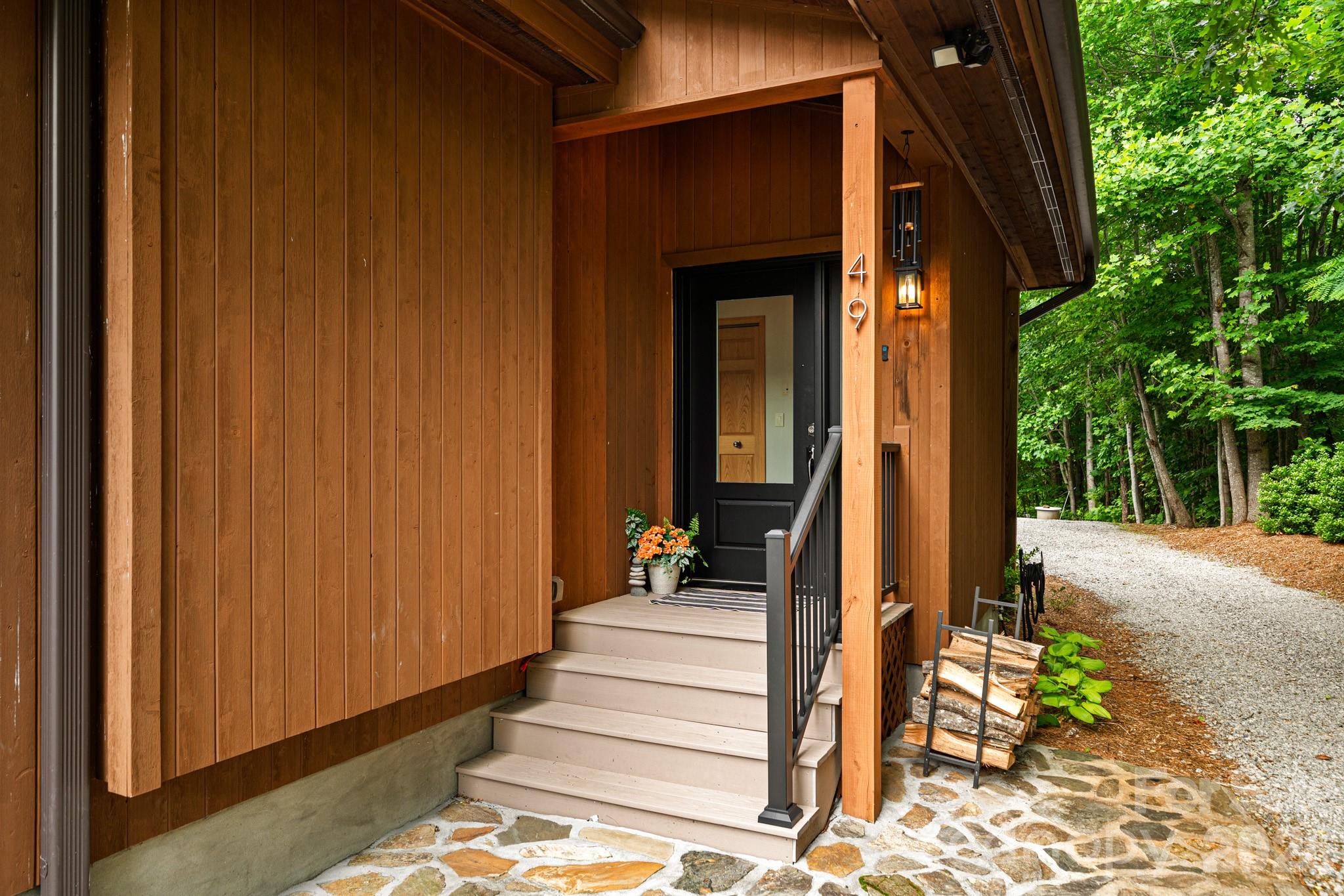 49 Western Eagle Drive — Hendersonville