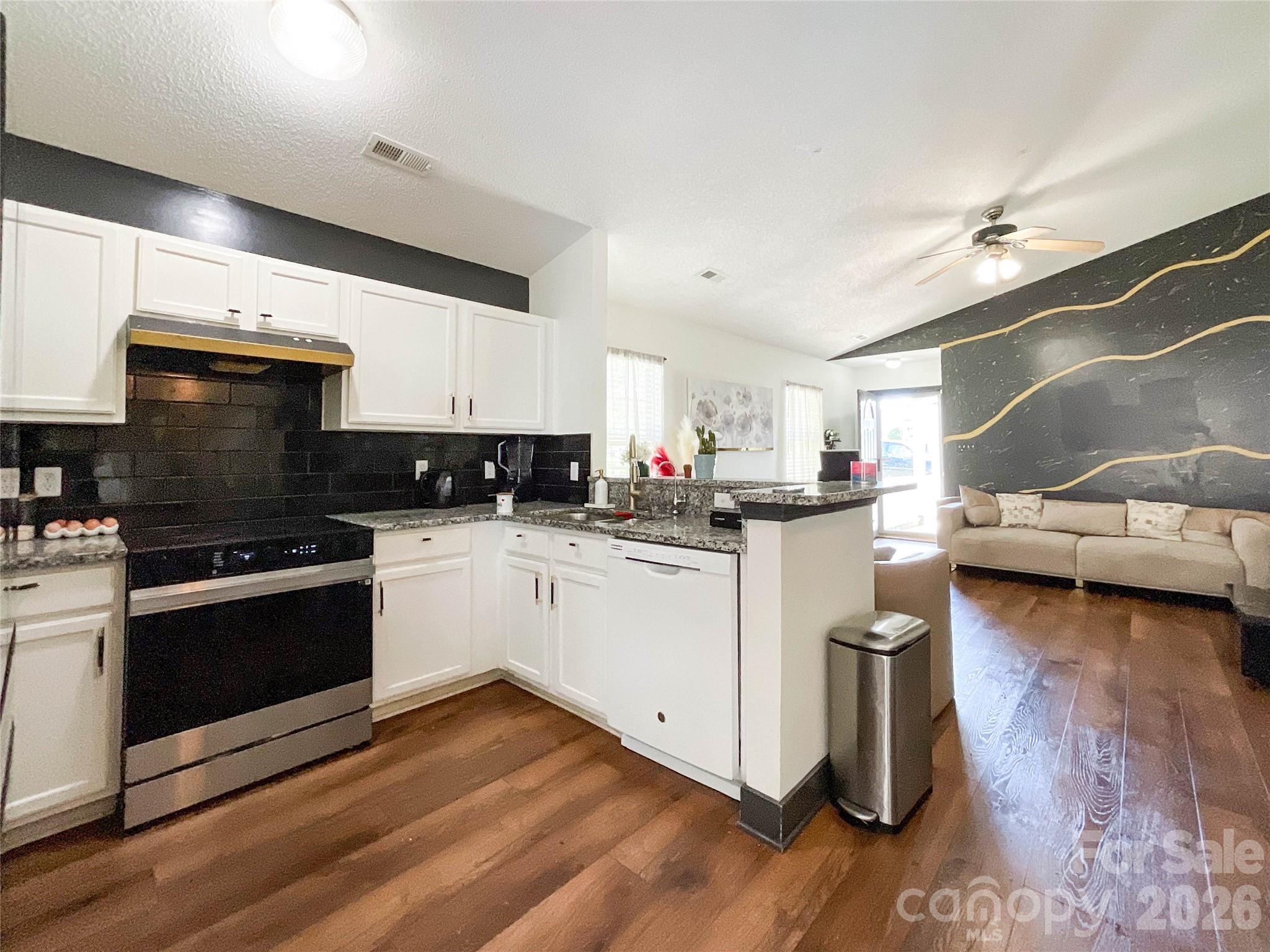12151 Stewarts Crossing Drive — Charlotte