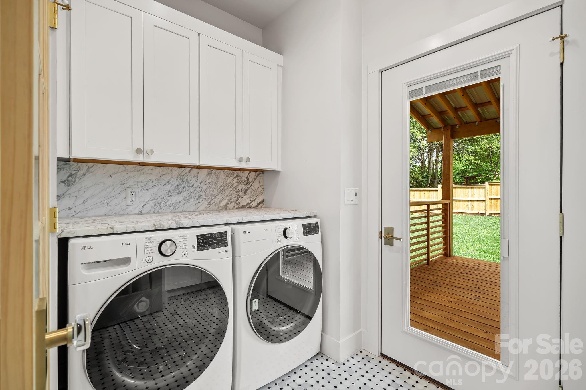 11 Gudger Road — Asheville