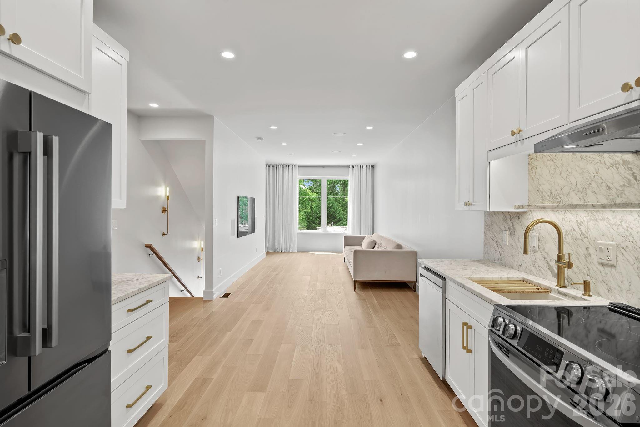 11 Gudger Road — Asheville
