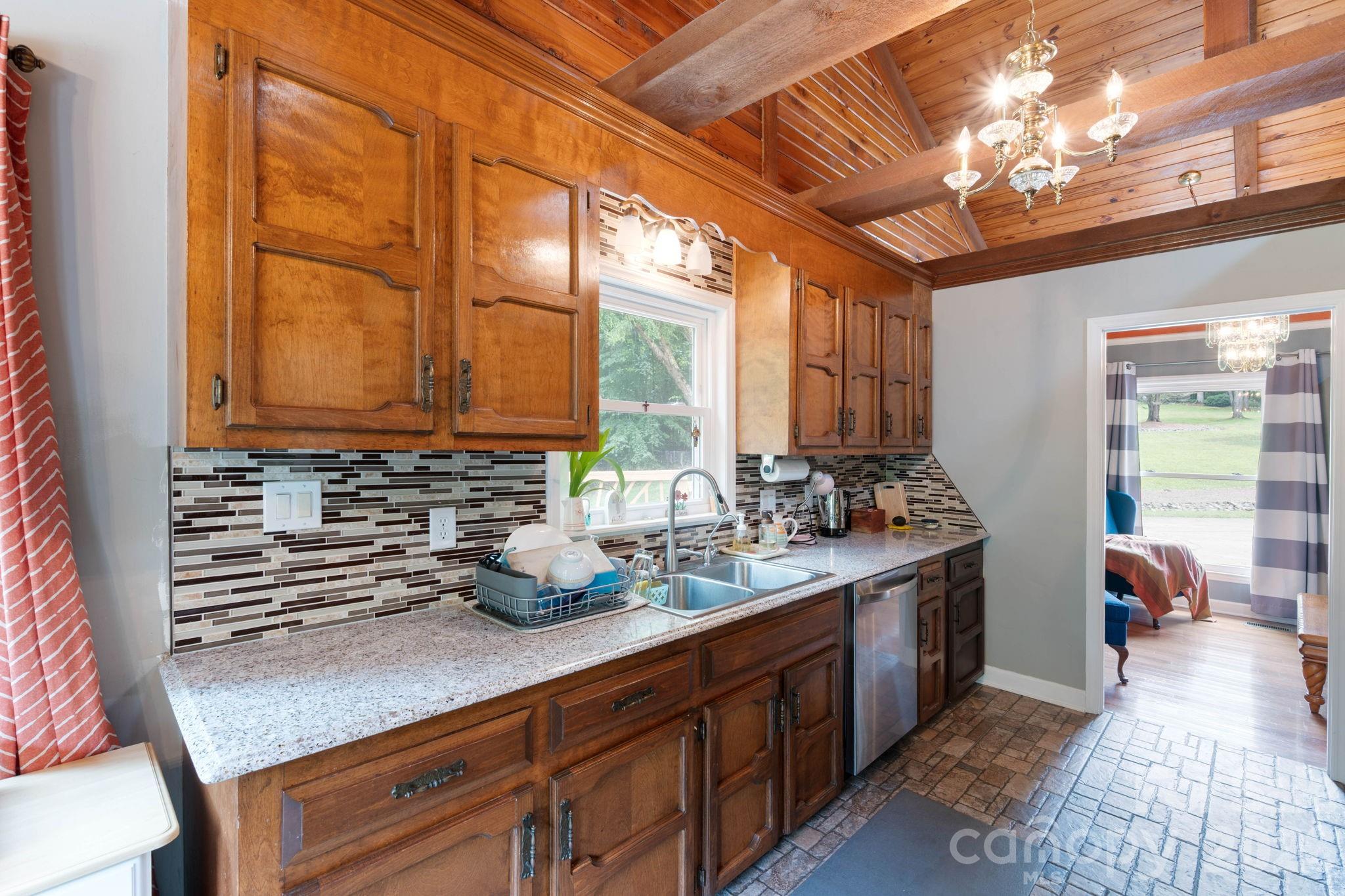 214 Fallingwood Circle — Gastonia