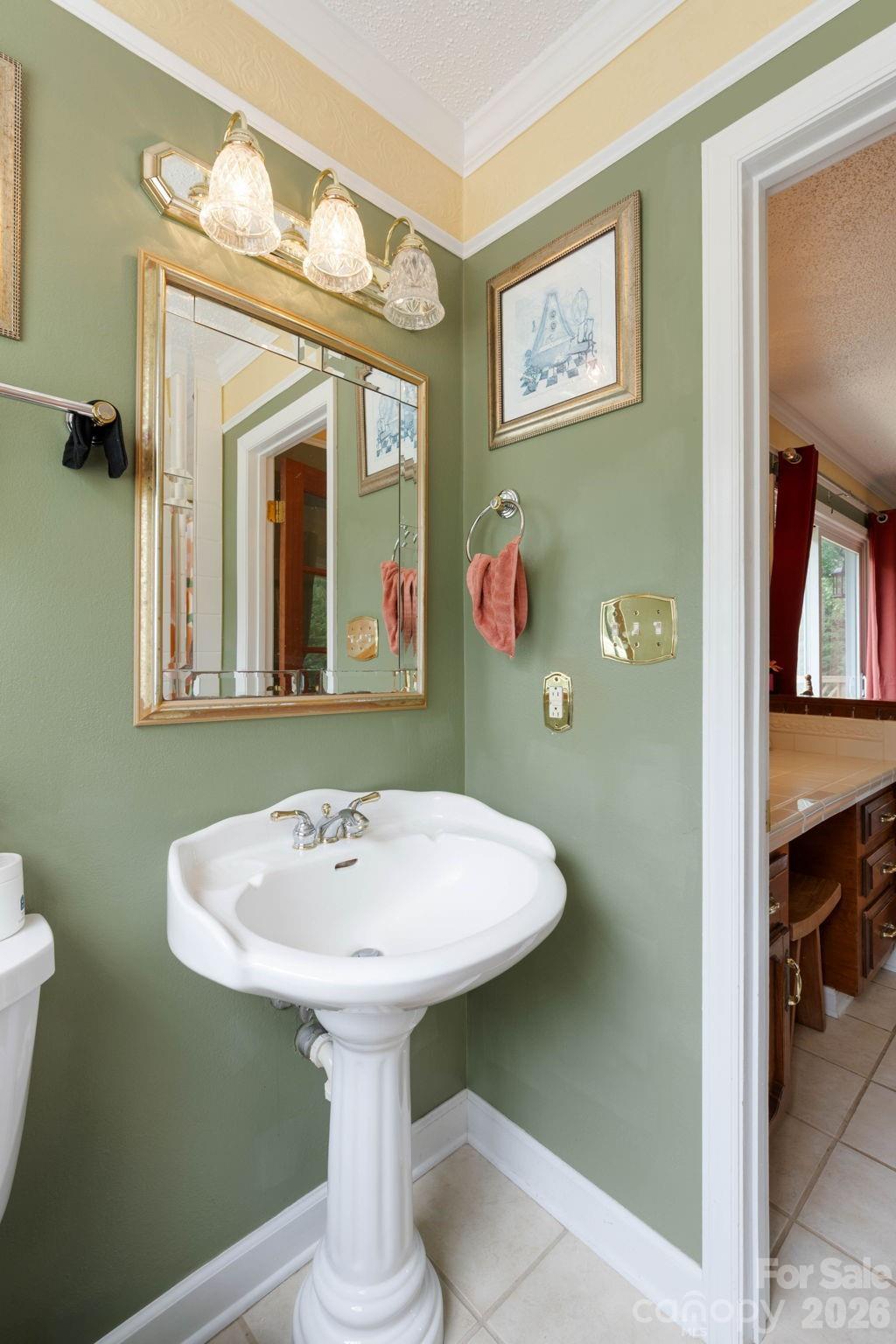 214 Fallingwood Circle — Gastonia