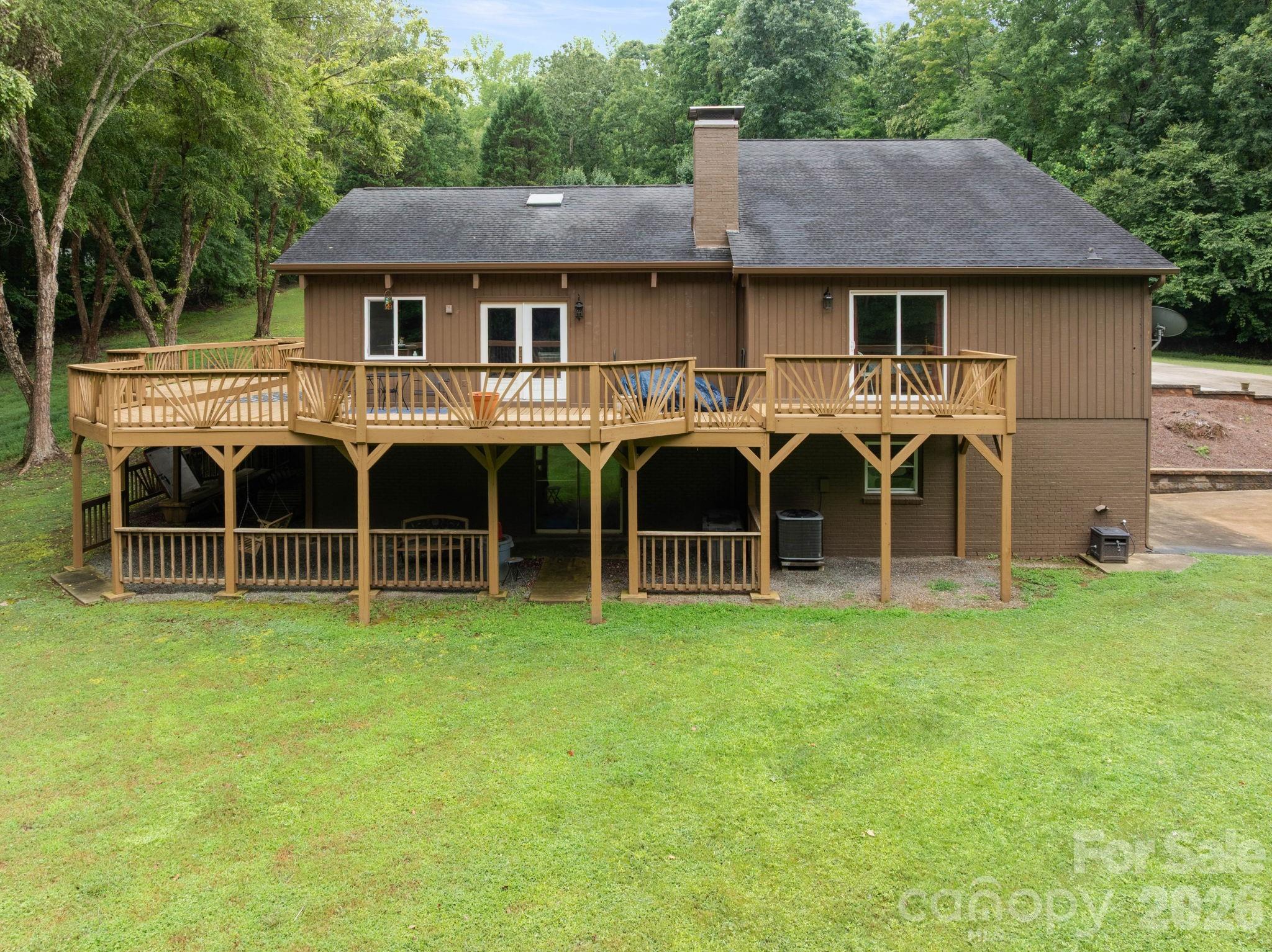 214 Fallingwood Circle — Gastonia