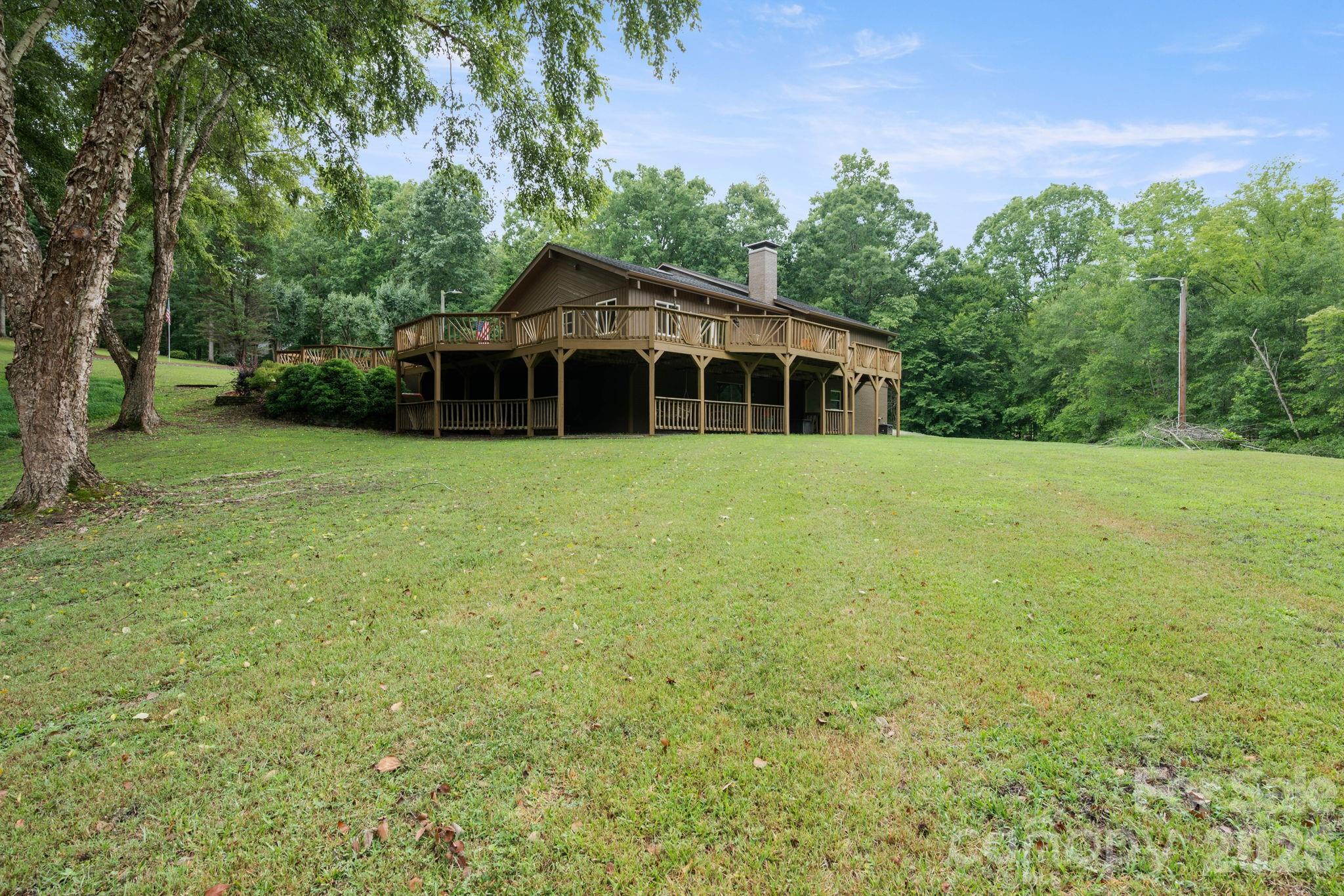214 Fallingwood Circle — Gastonia