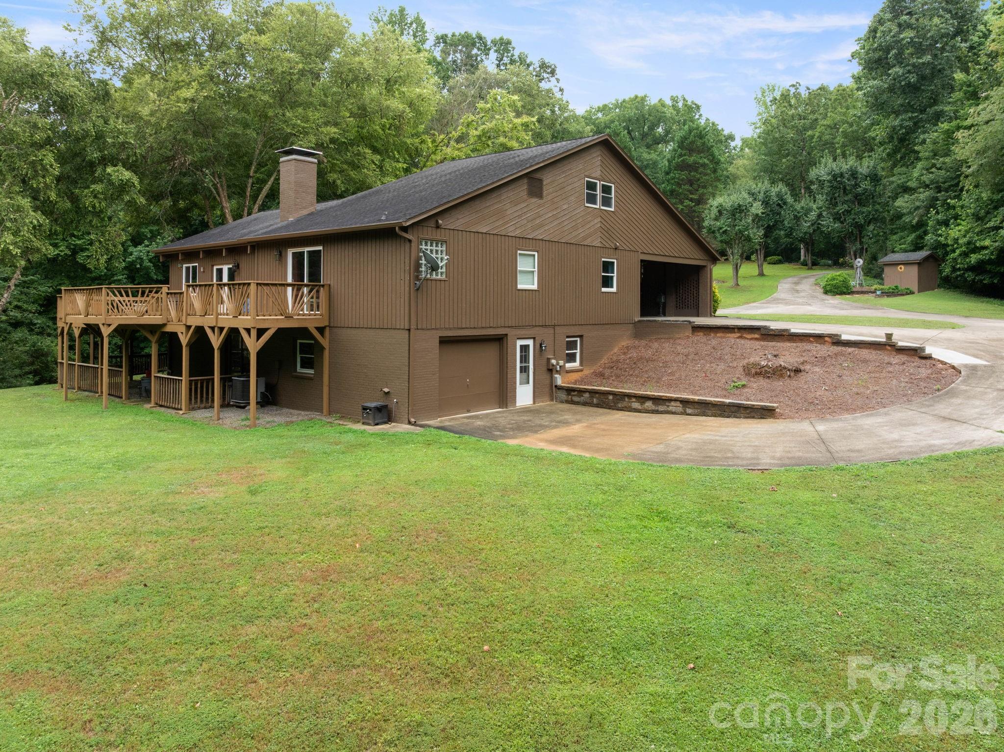 214 Fallingwood Circle — Gastonia