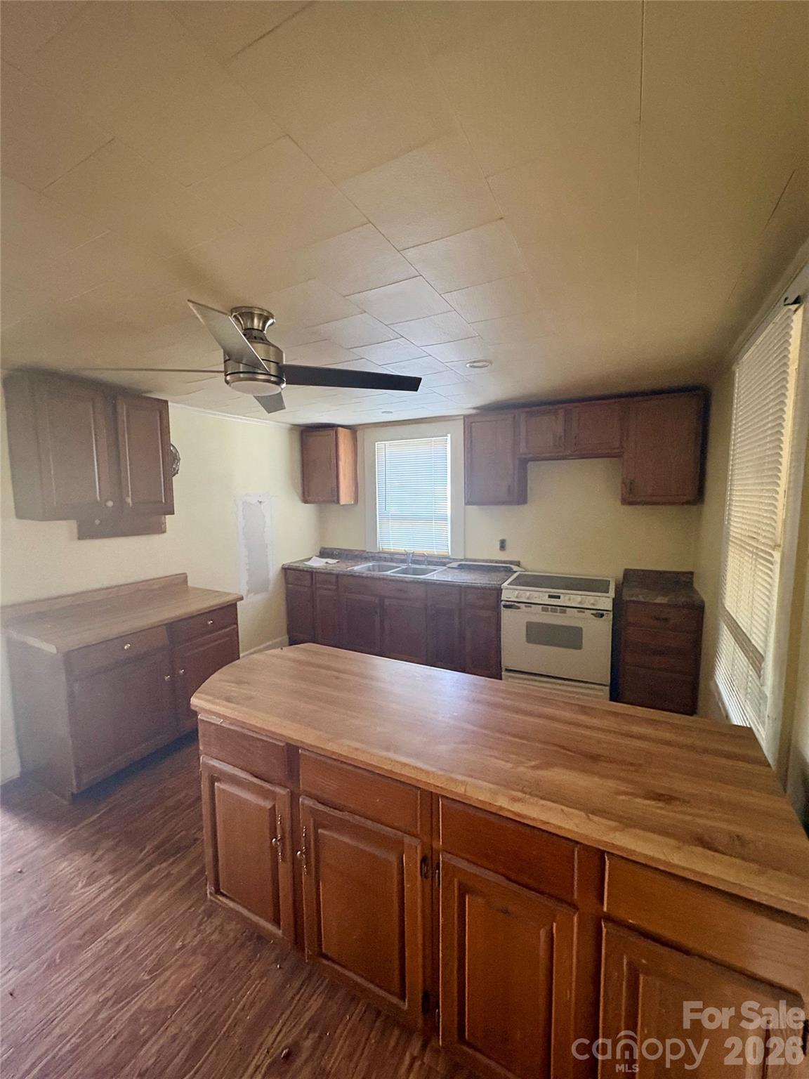 1105 John Miller Road — Rockwell