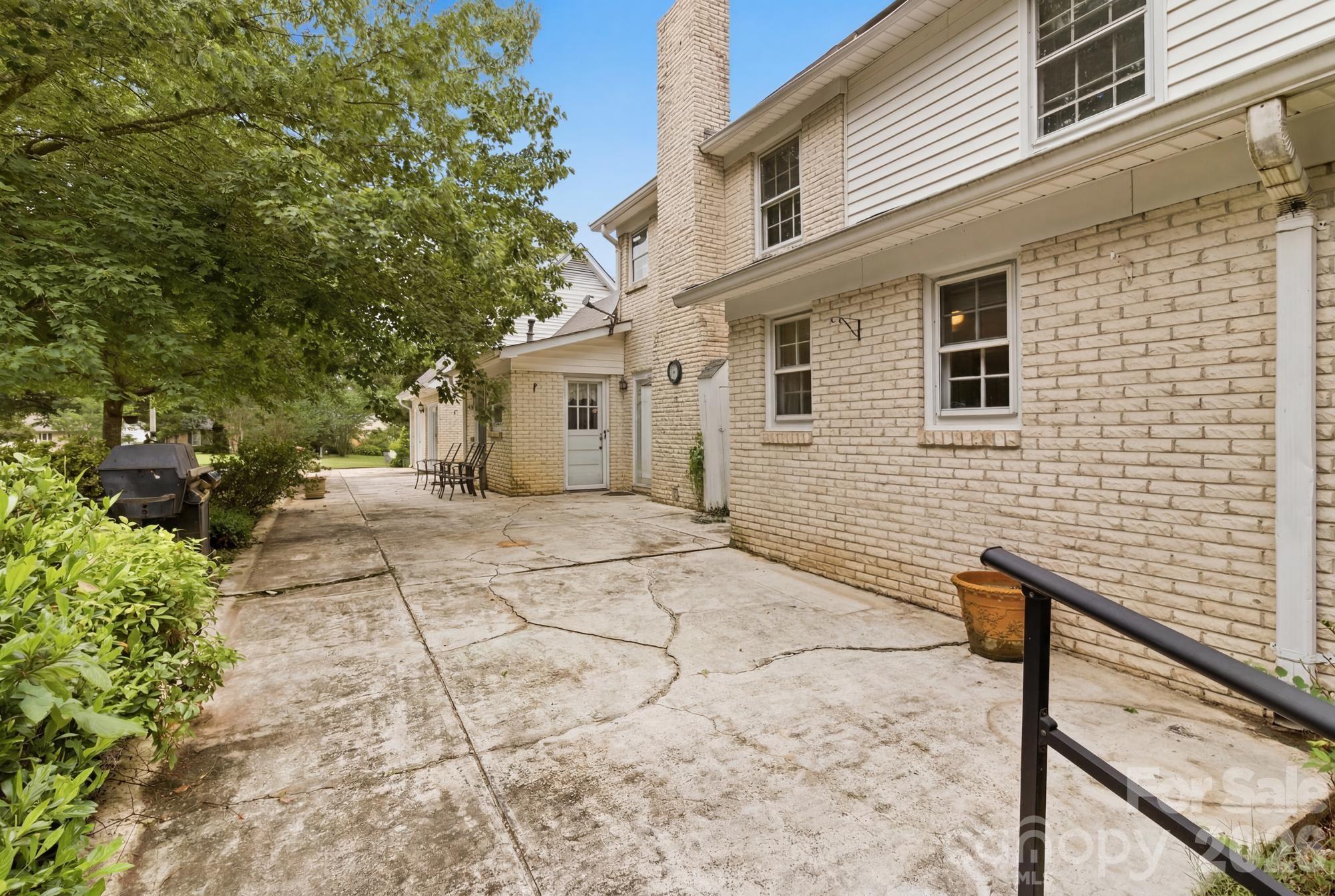 3343 Olde Creek Trail — Matthews