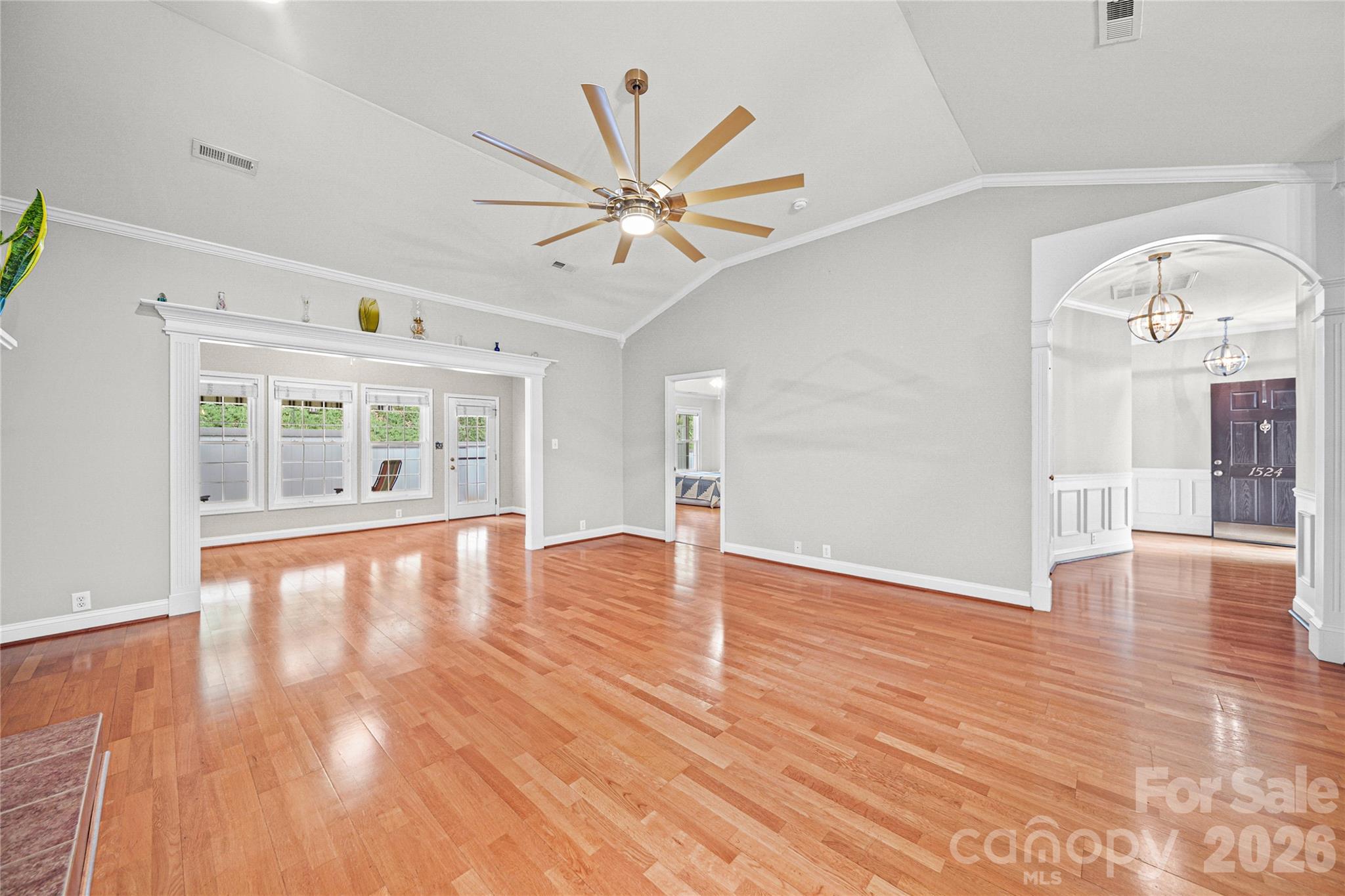 1524 Royalty Circle — Statesville