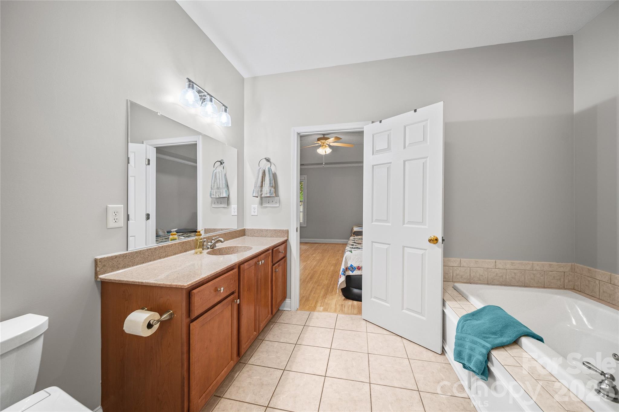 1524 Royalty Circle — Statesville