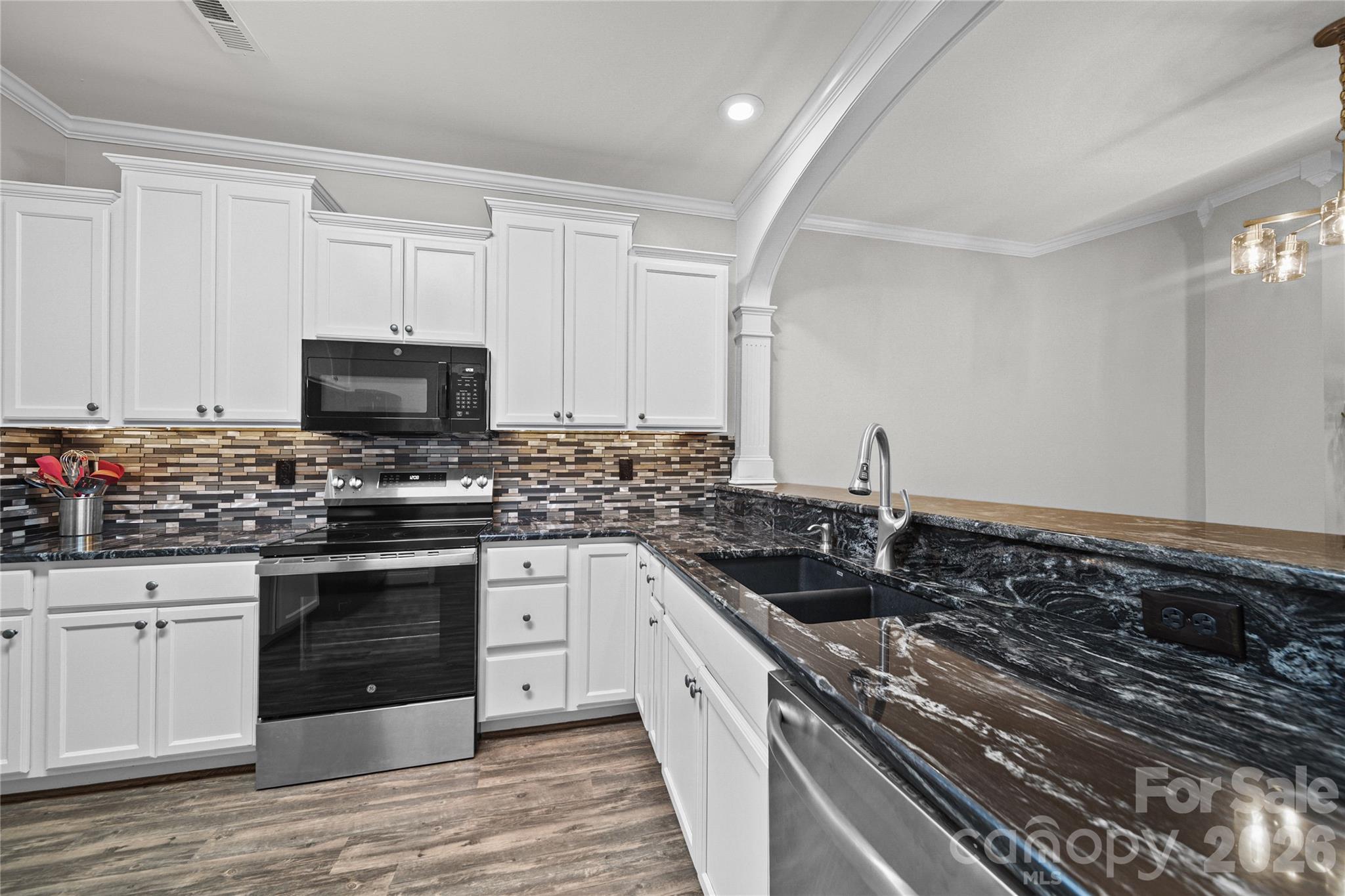 1524 Royalty Circle — Statesville