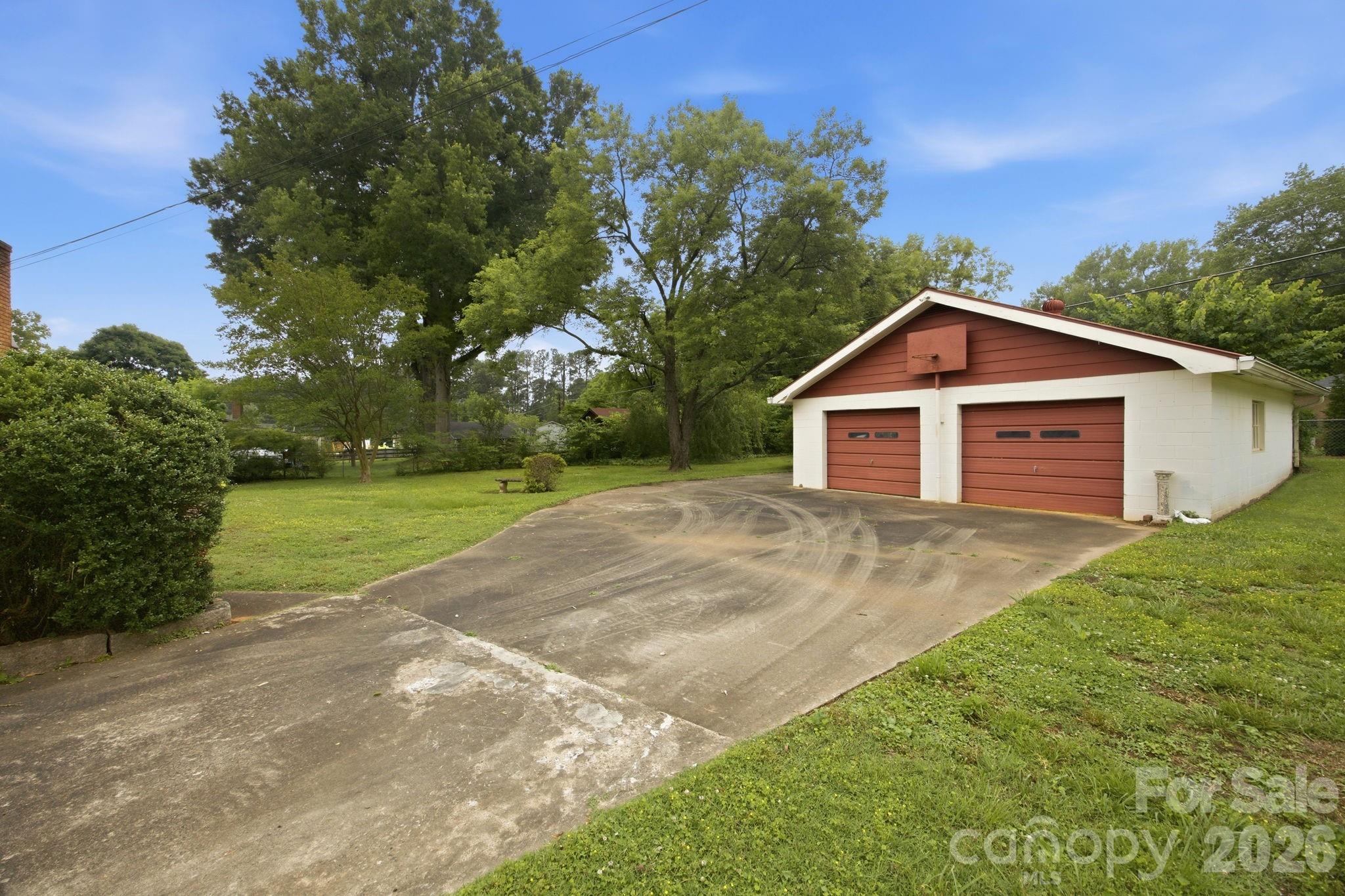 635 Fieldstone Road — Mooresville