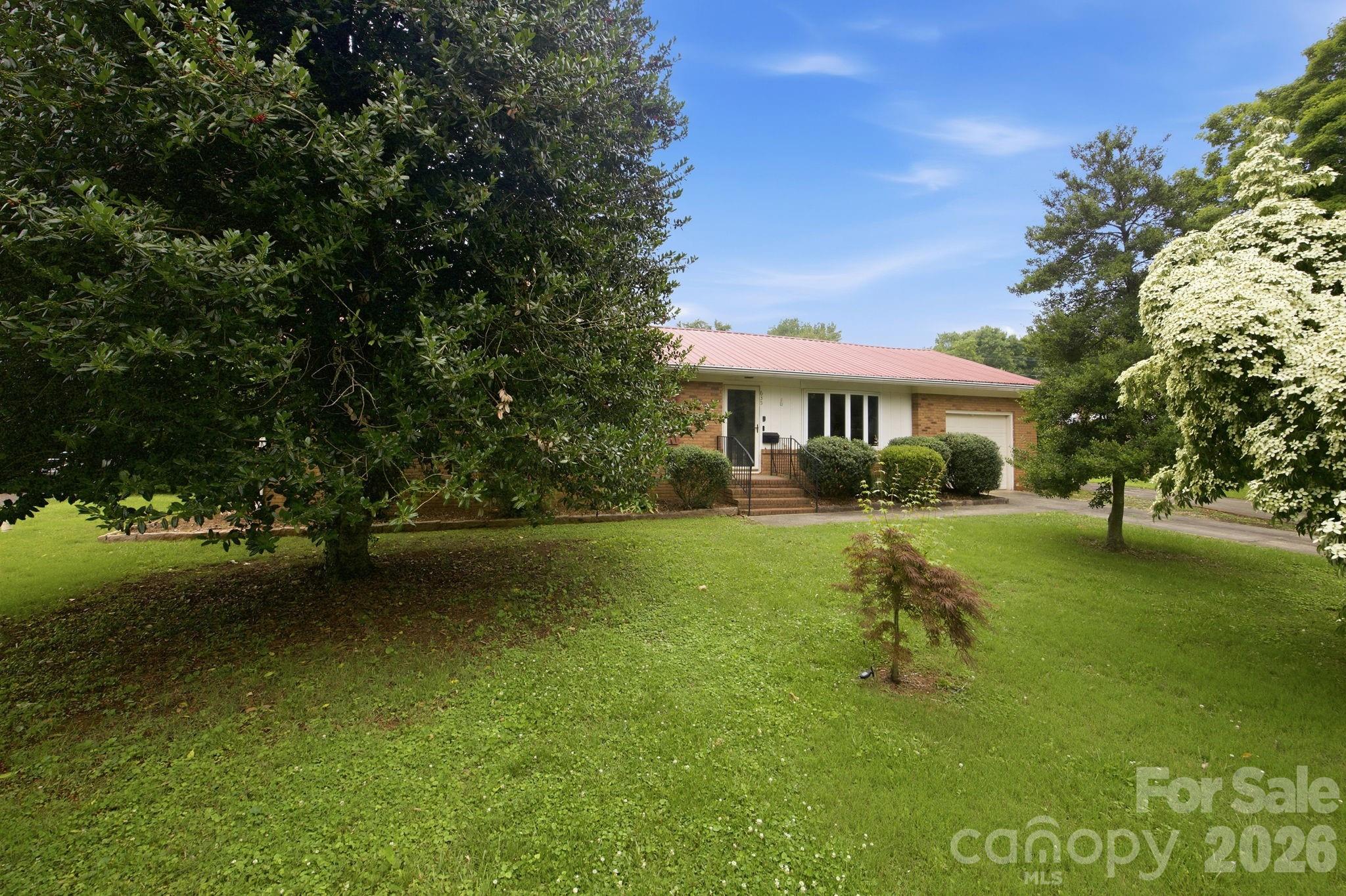 635 Fieldstone Road — Mooresville
