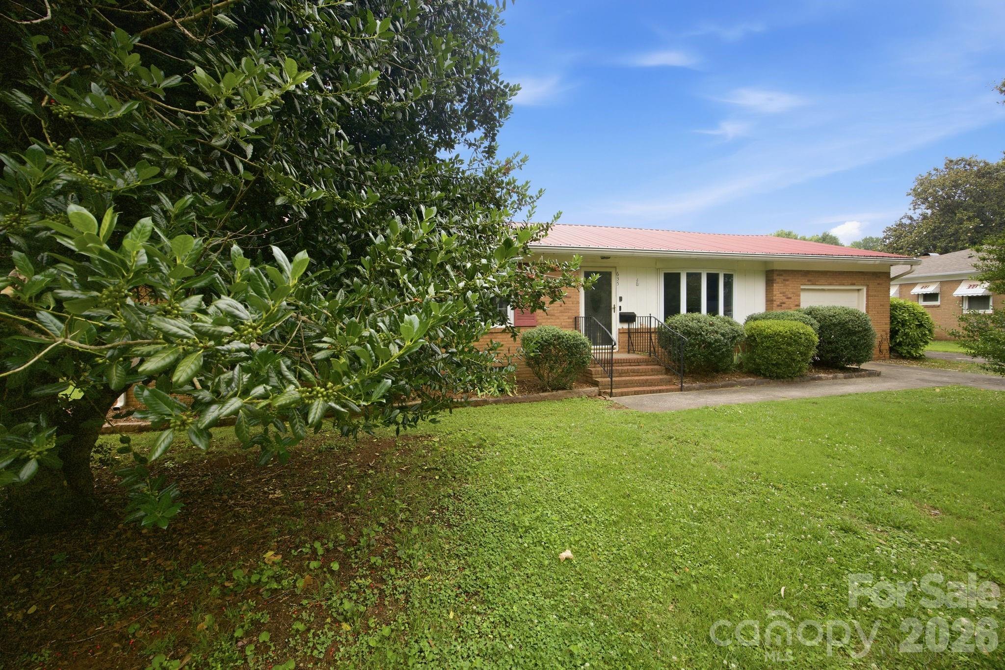 635 Fieldstone Road — Mooresville