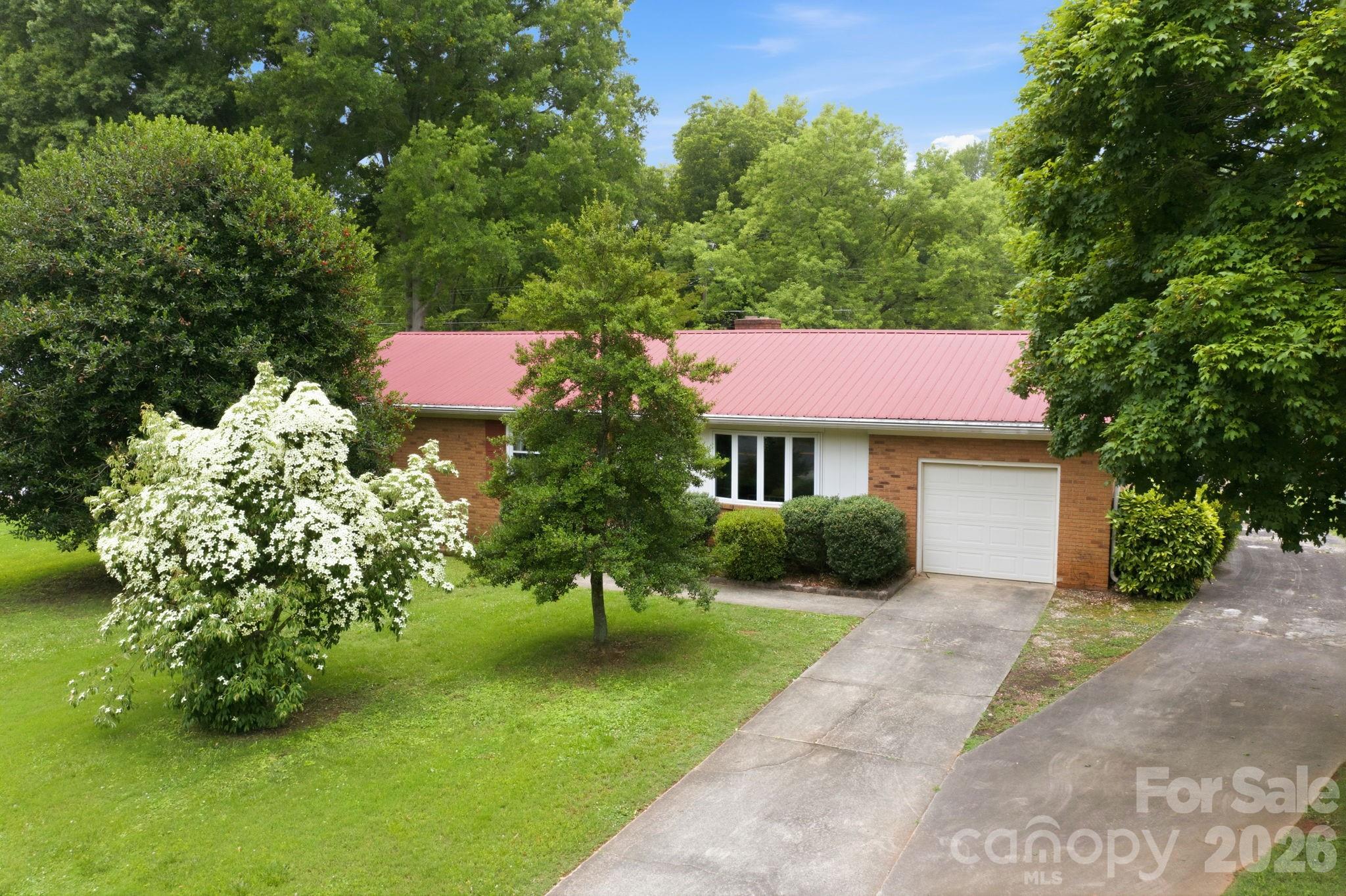 635 Fieldstone Road — Mooresville
