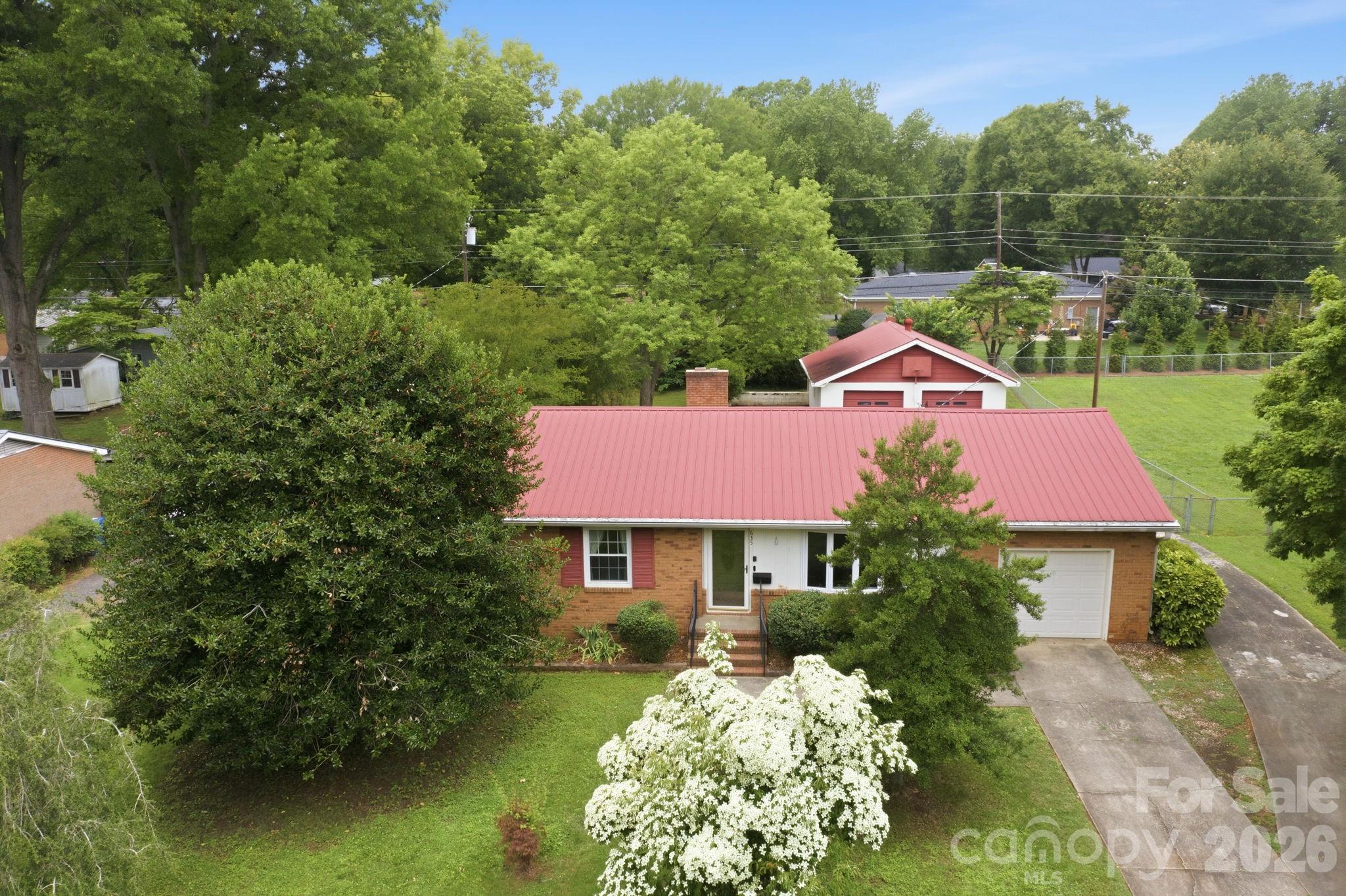 635 Fieldstone Road — Mooresville