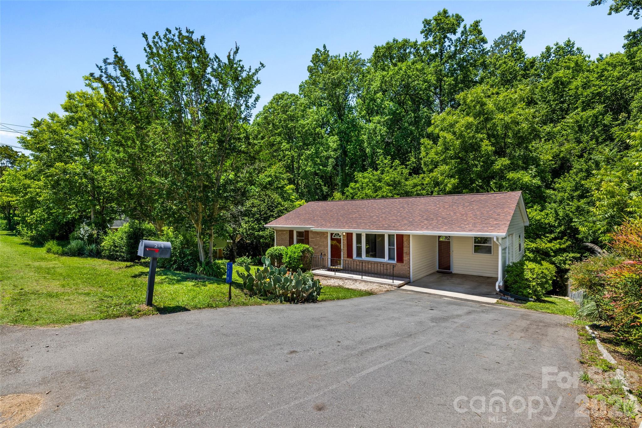 219 Belton Avenue — Mount Holly