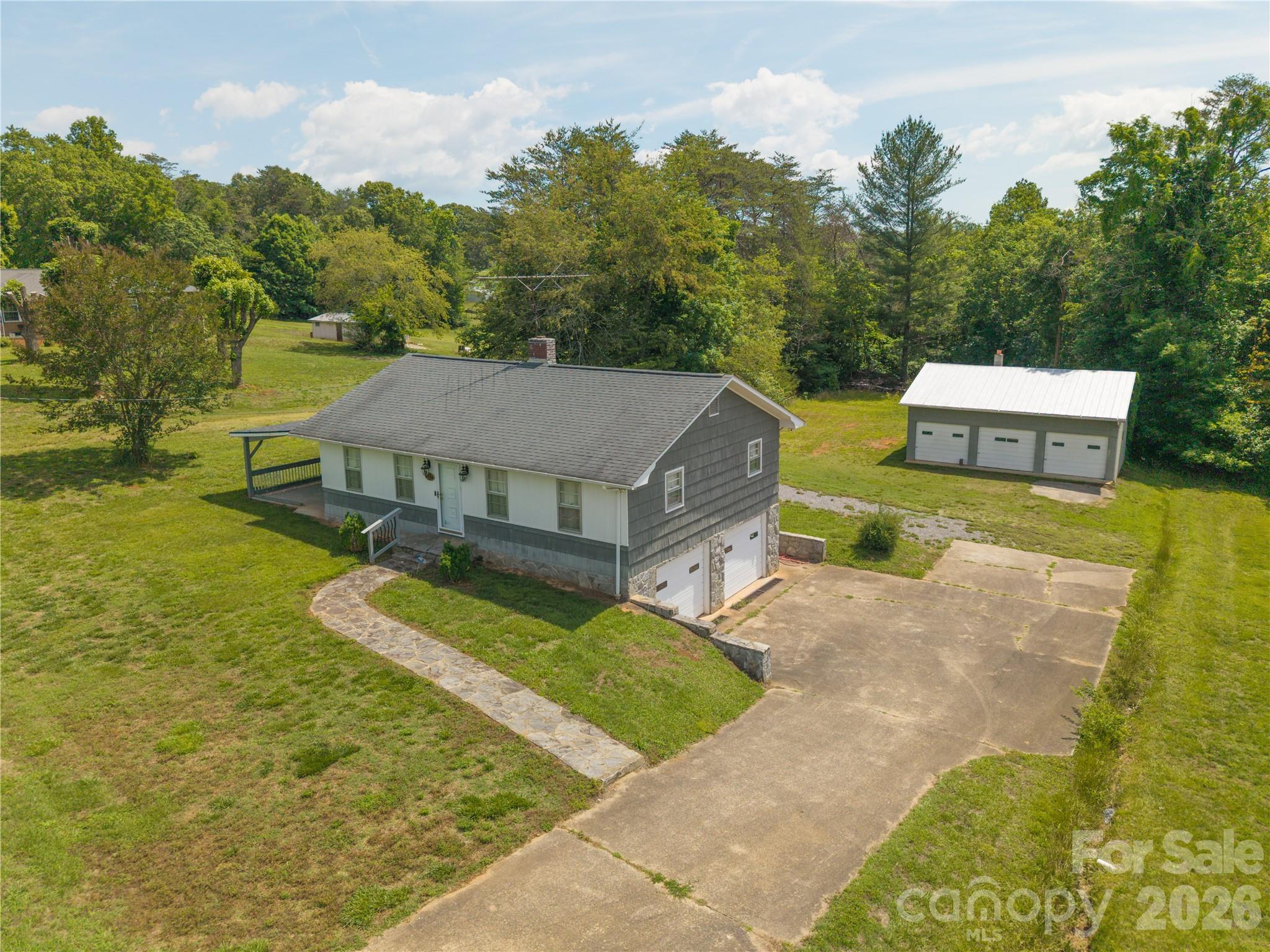 122 Whitley Road — Morganton