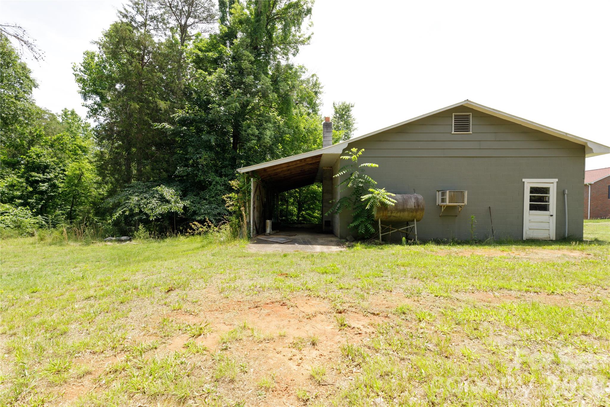 122 Whitley Road — Morganton