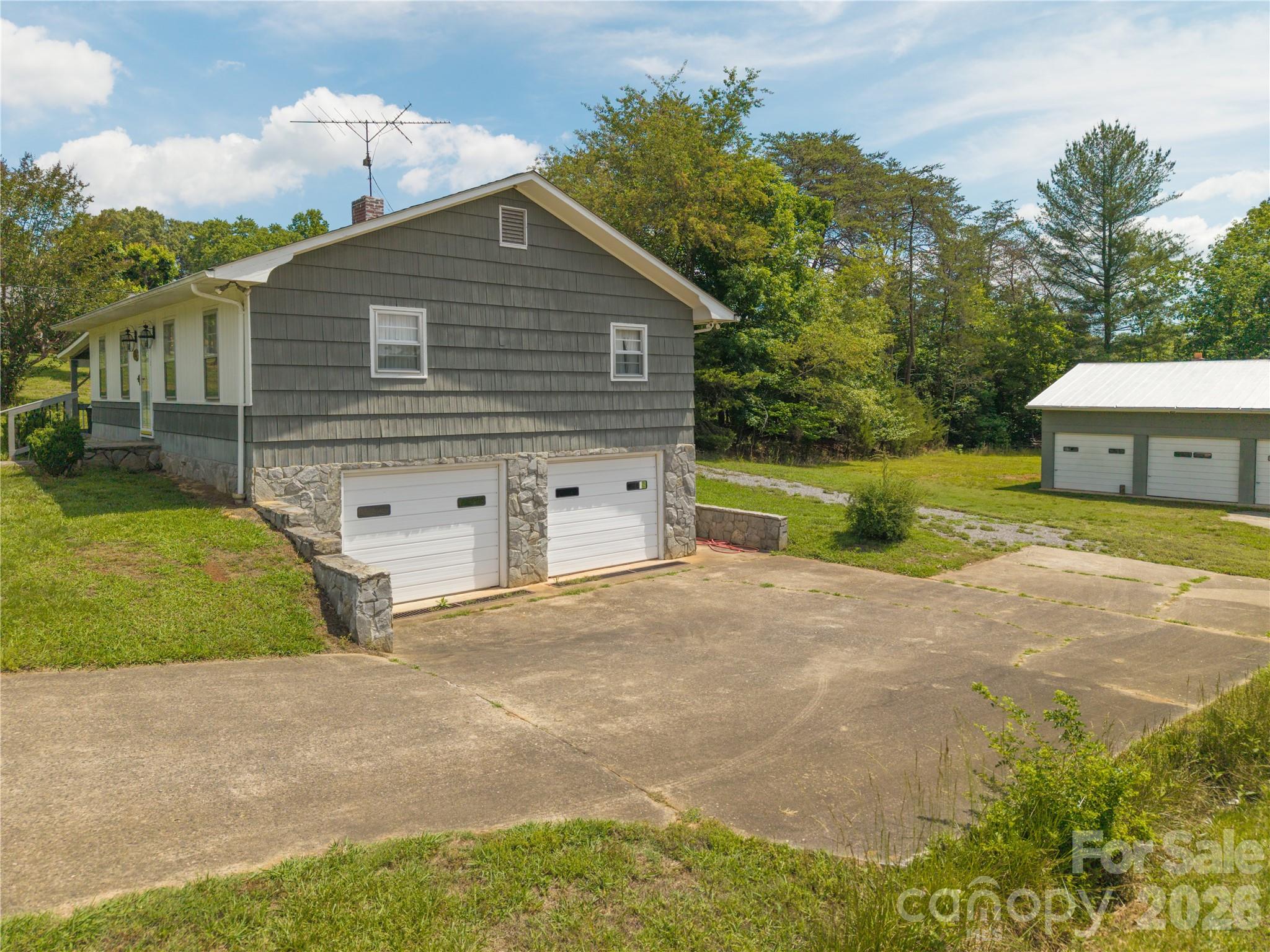 122 Whitley Road — Morganton