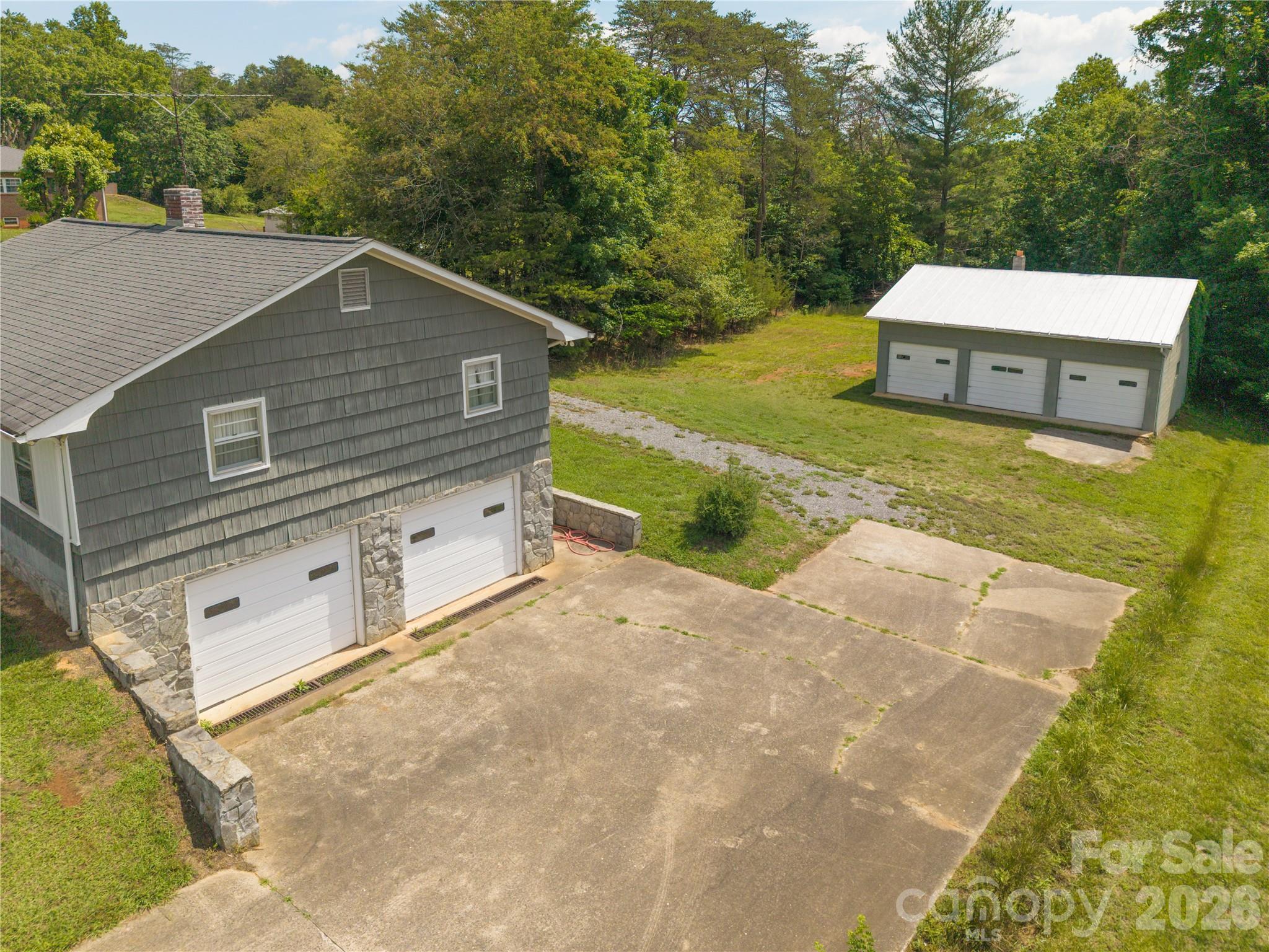 122 Whitley Road — Morganton