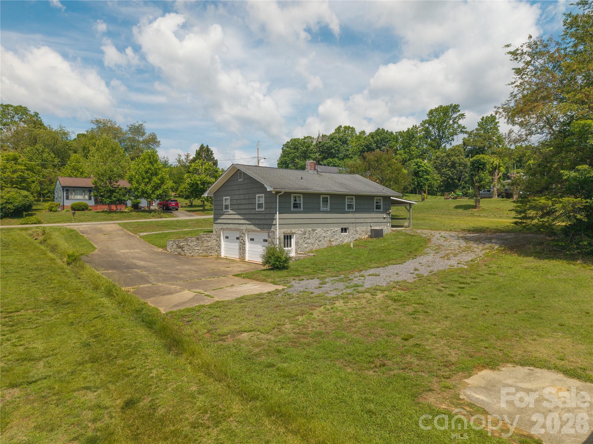 122 Whitley Road — Morganton