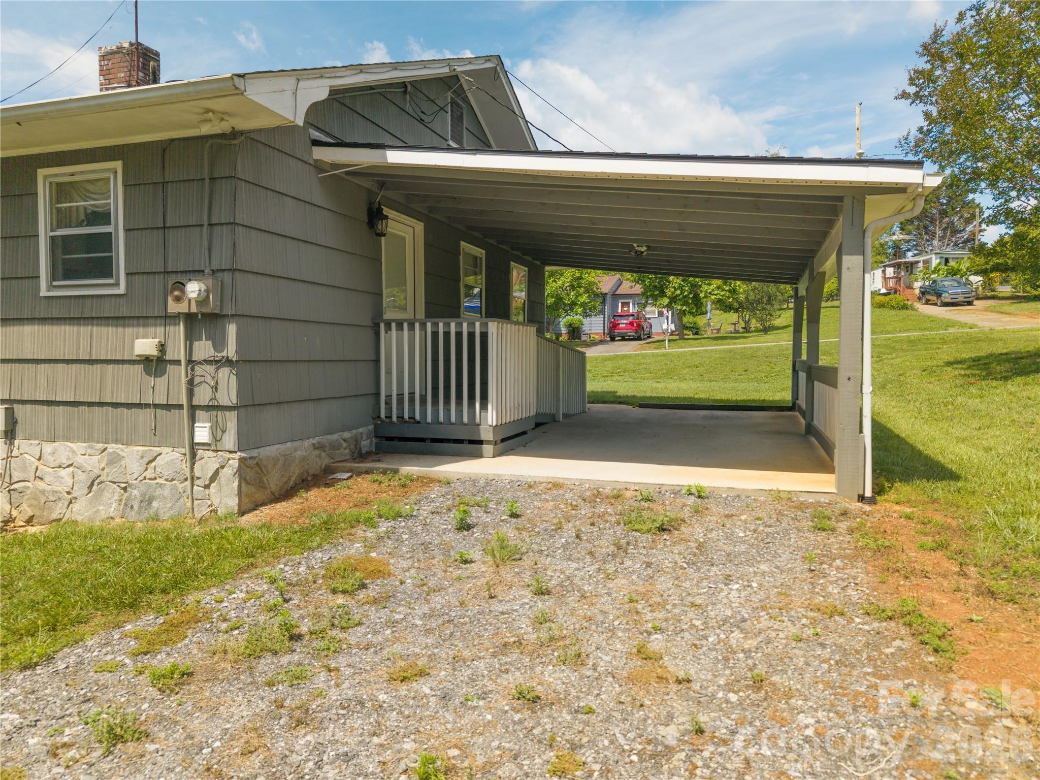 122 Whitley Road — Morganton