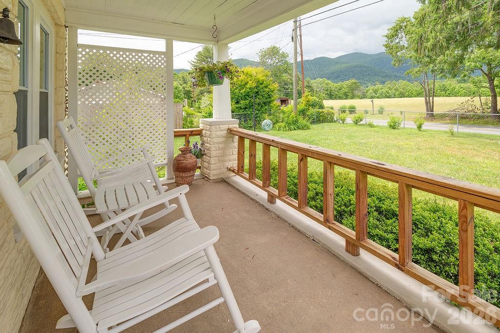50 Hutchins Road — Black Mountain